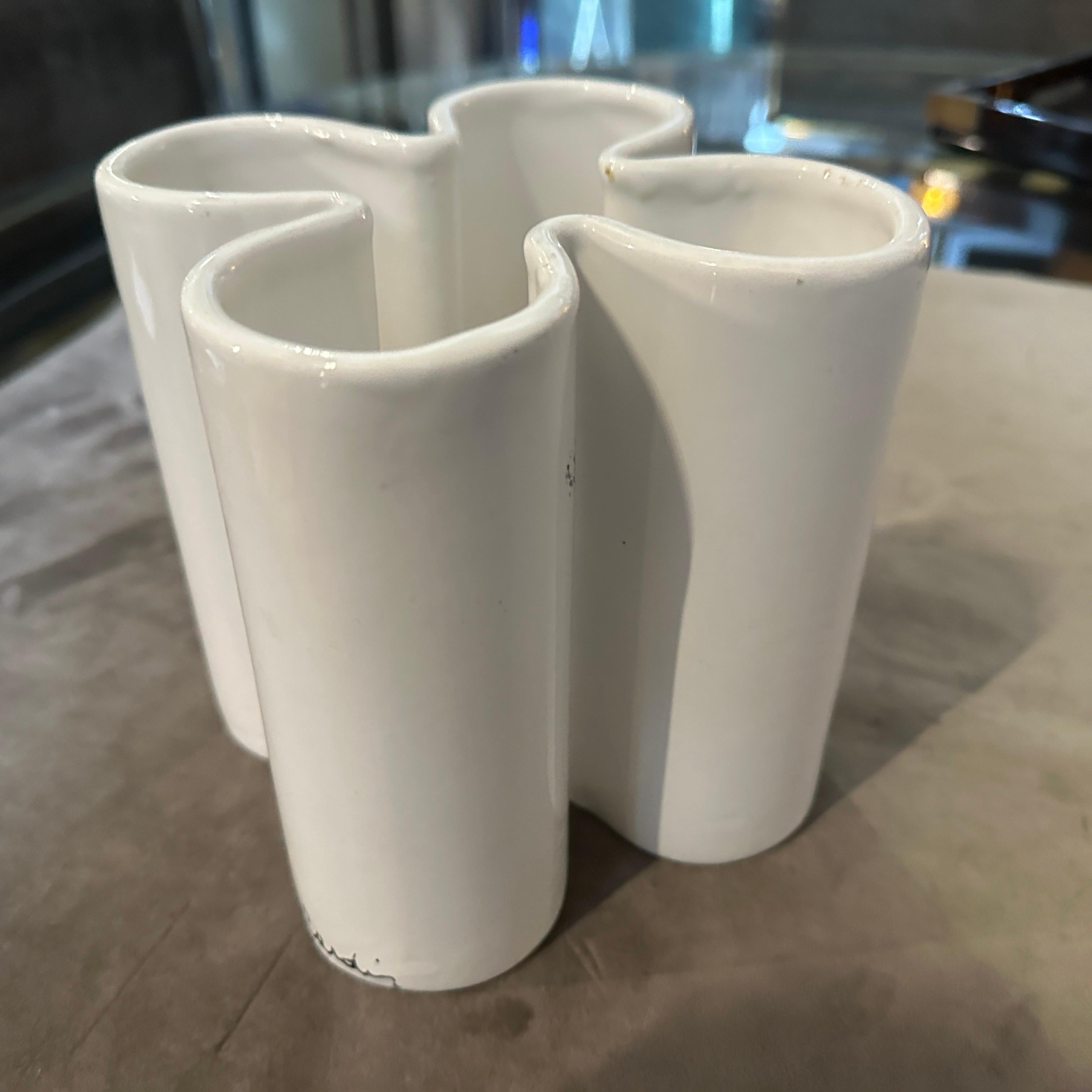 1970s Mid-Century Modern White Ceramic Vase by Pierre Cardin In Excellent Condition For Sale In Aci Castello, IT