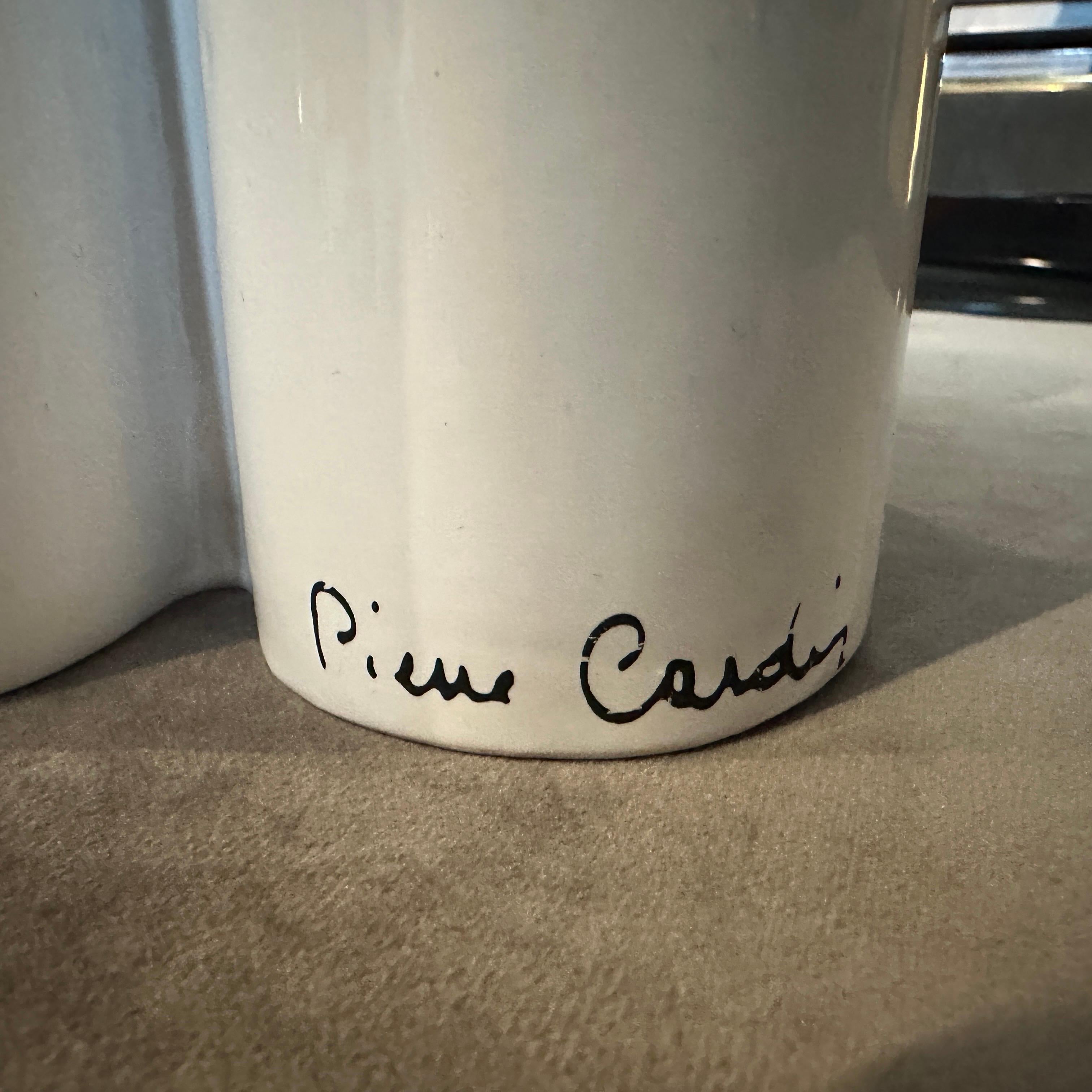 1970s Mid-Century Modern White Ceramic Vase by Pierre Cardin For Sale 2