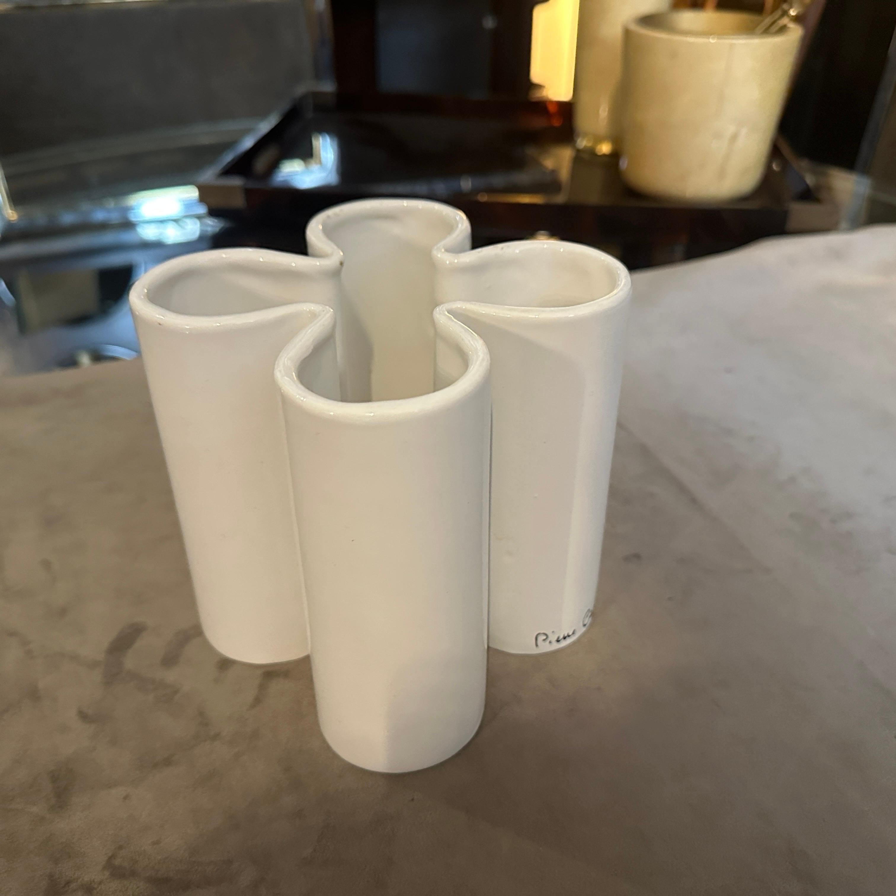 1970s Mid-Century Modern White Ceramic Vase by Pierre Cardin For Sale 4