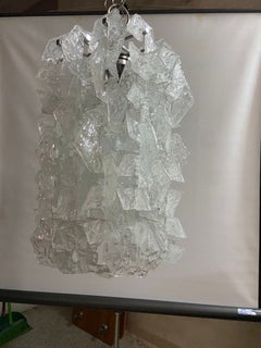 1970 Mid-Century Modern White Murano Glass Cascade Chandelier par Mazzega