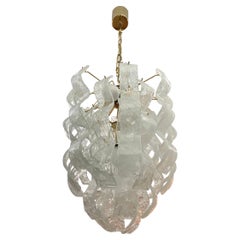 1970 Mid-Century Modern White Murano Glass Cascade Chandelier par Mazzega