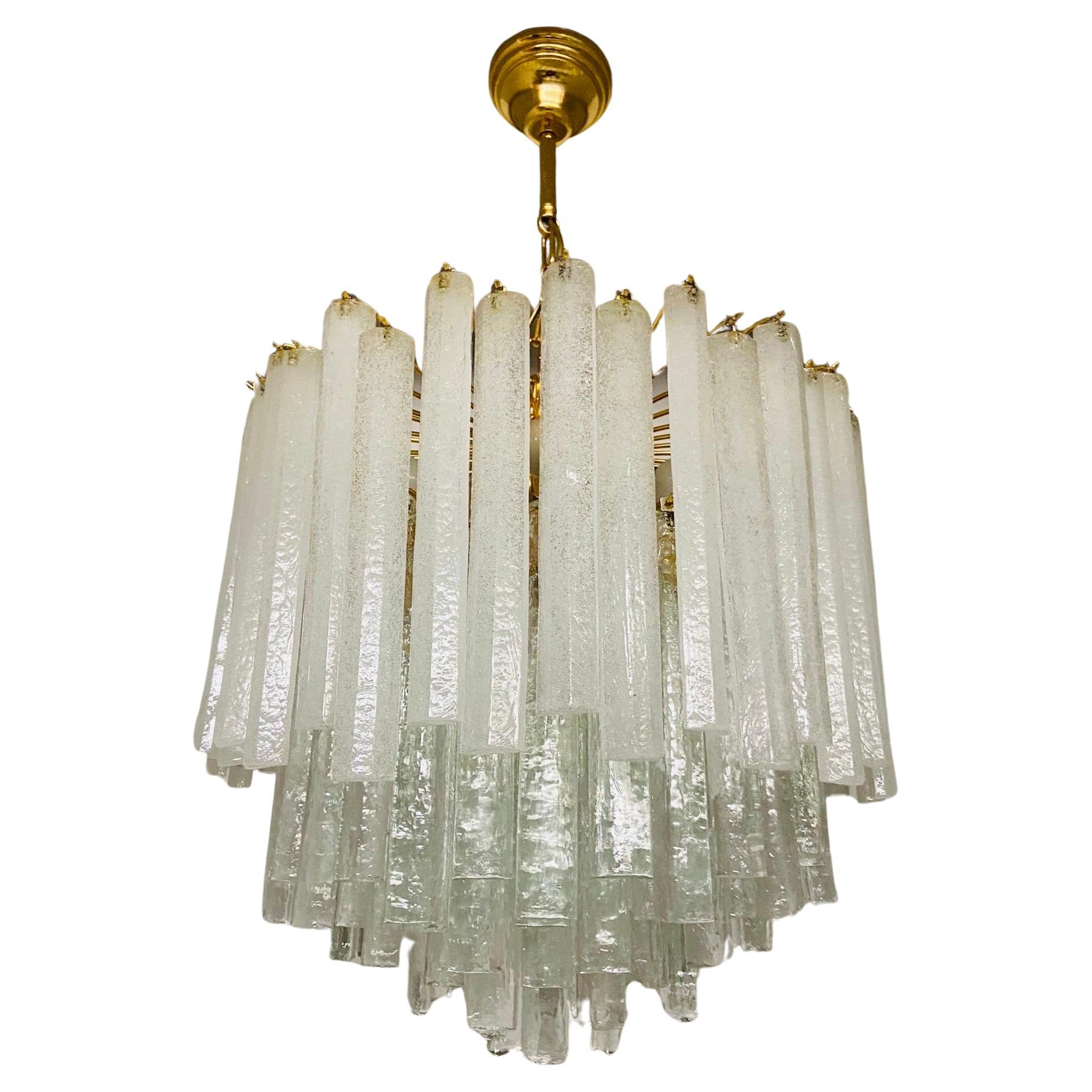 1970s Mid-Century Modern White Murano Glass Cascade Chandelier by Mazzega For Sale