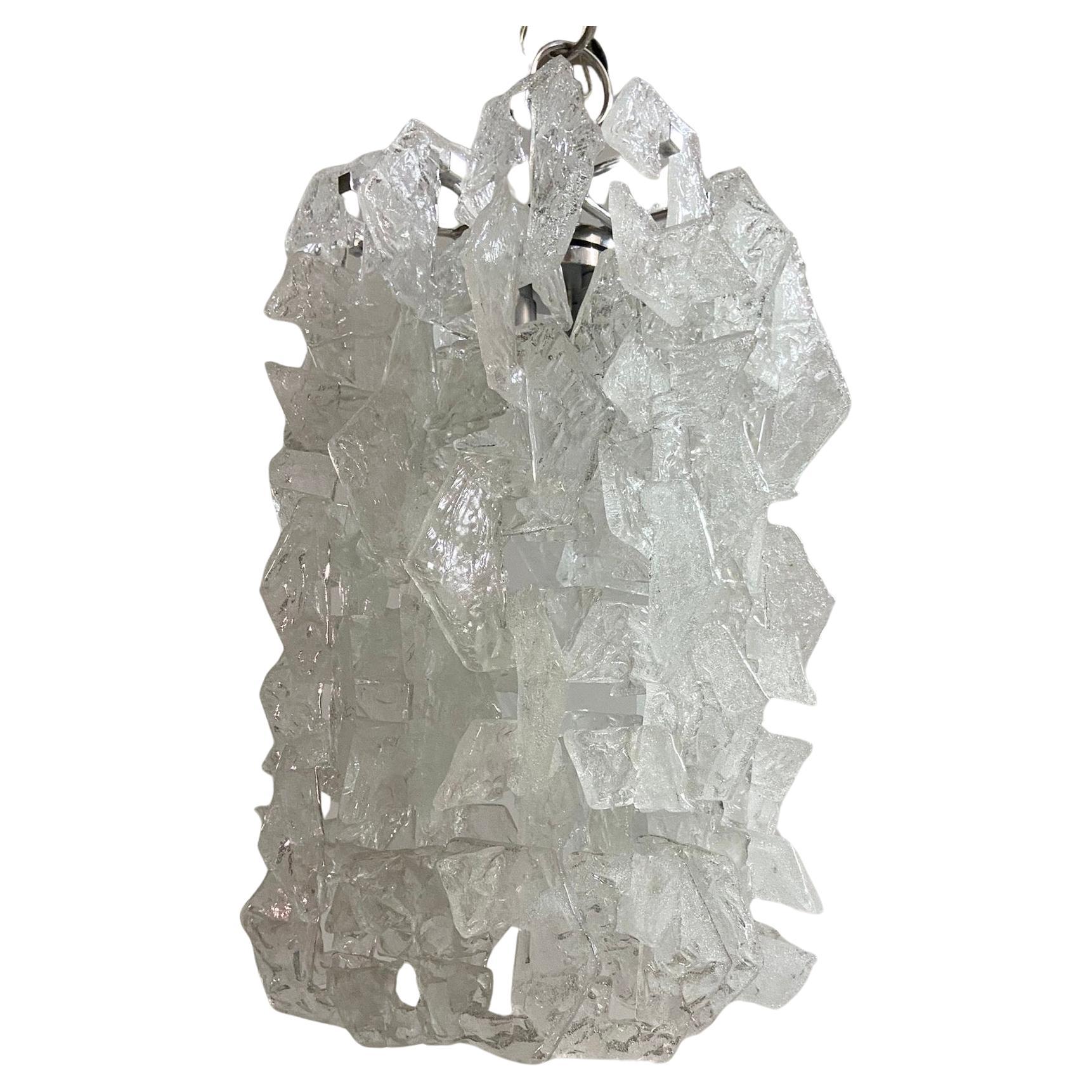 1970 Mid-Century Modern White Murano Glass Cascade Chandelier par Mazzega en vente