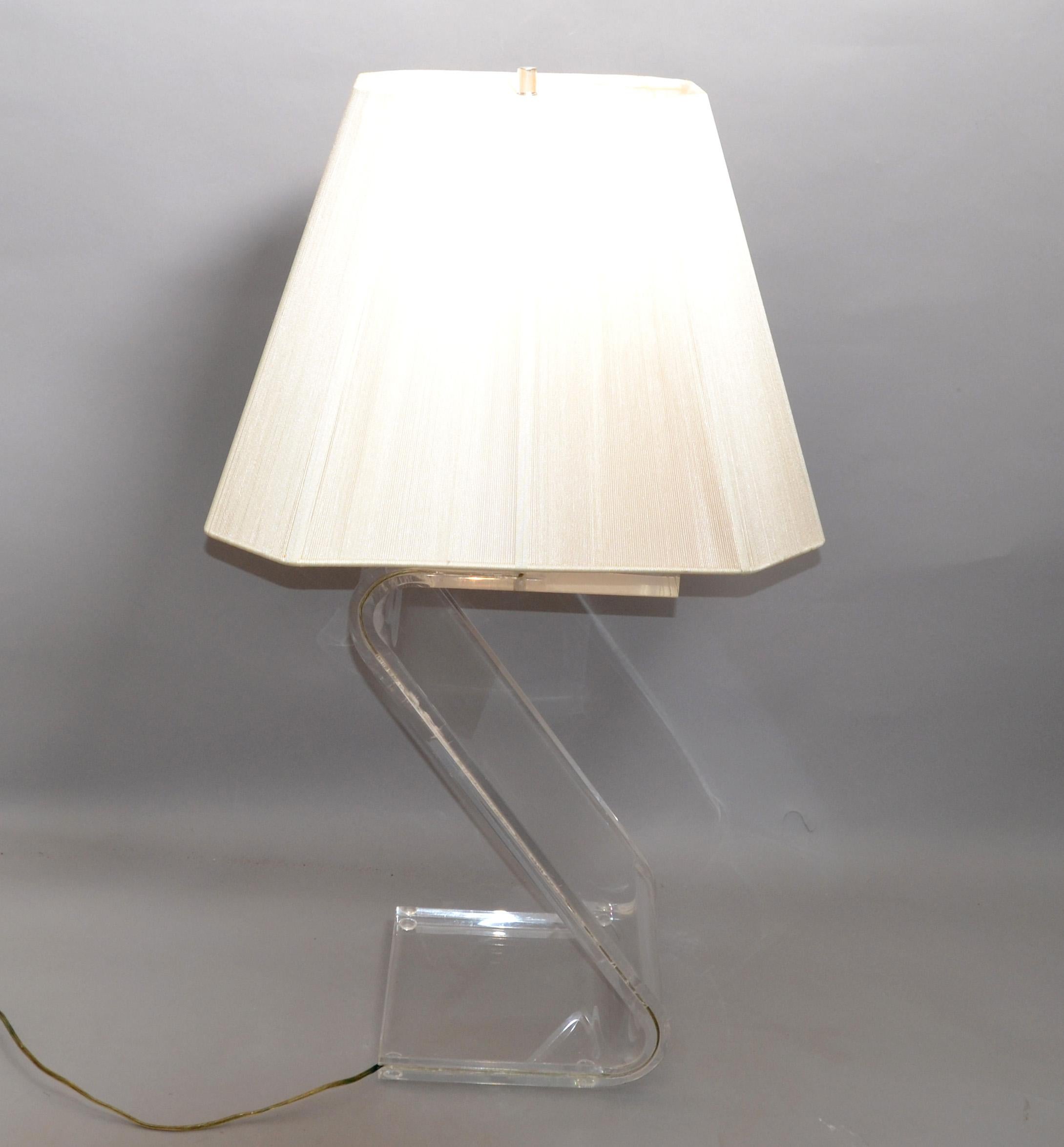 1970s Mid-Century Modern Z Lucite and Chrome Floor Lamp Plissé Shade For Sale 1