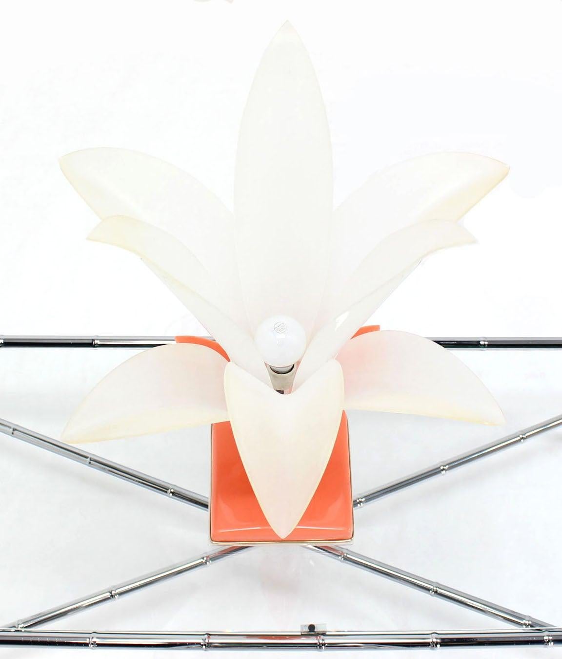 Etched 1970s Mid Century Molded Bent White Acrylic Lotus Petal Flower Table Lamp MINT! For Sale