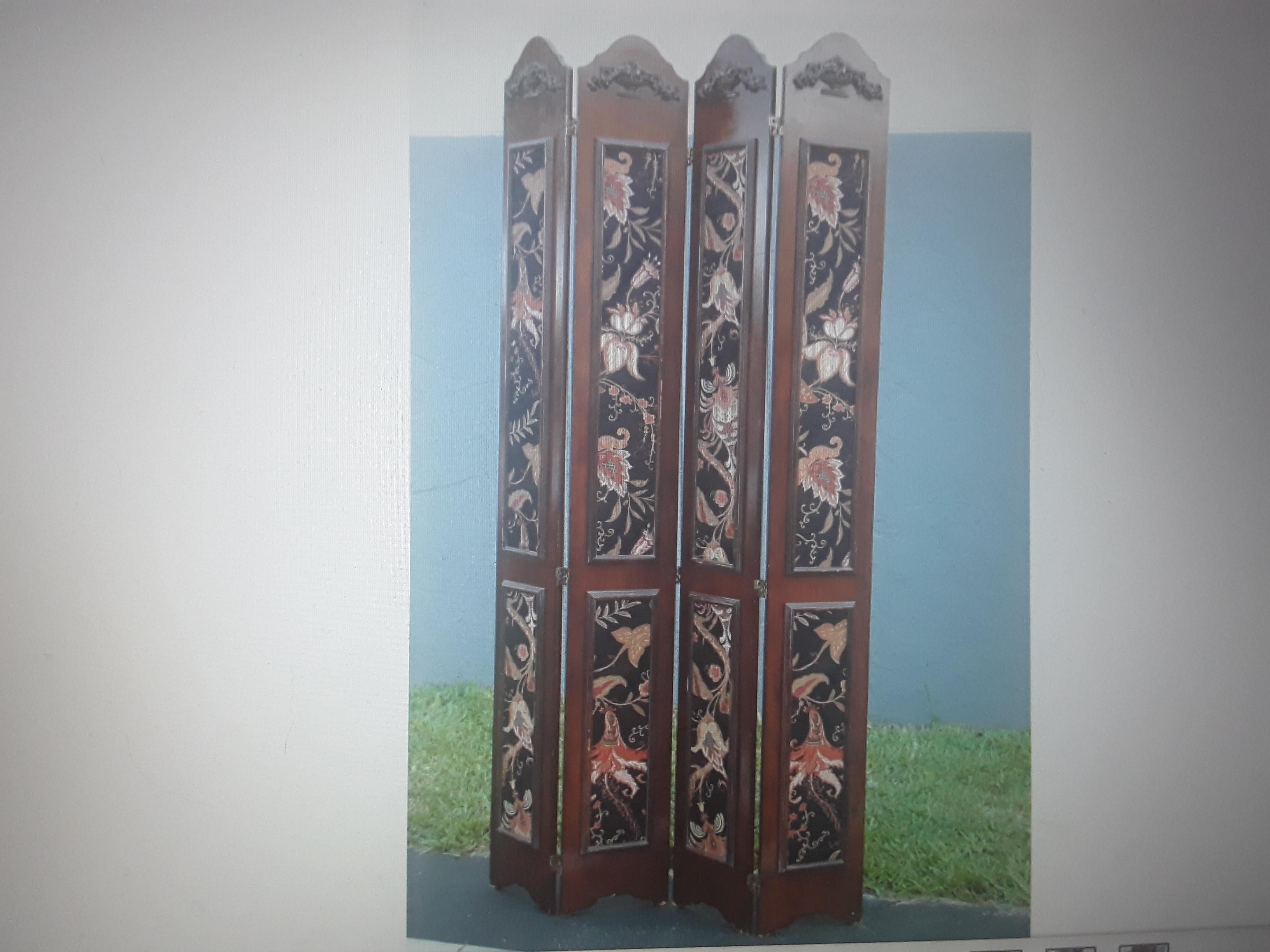 1970's Mid Century Neoclassical 4 Panel Room Dividing Screen - Carved Wood For Sale 7