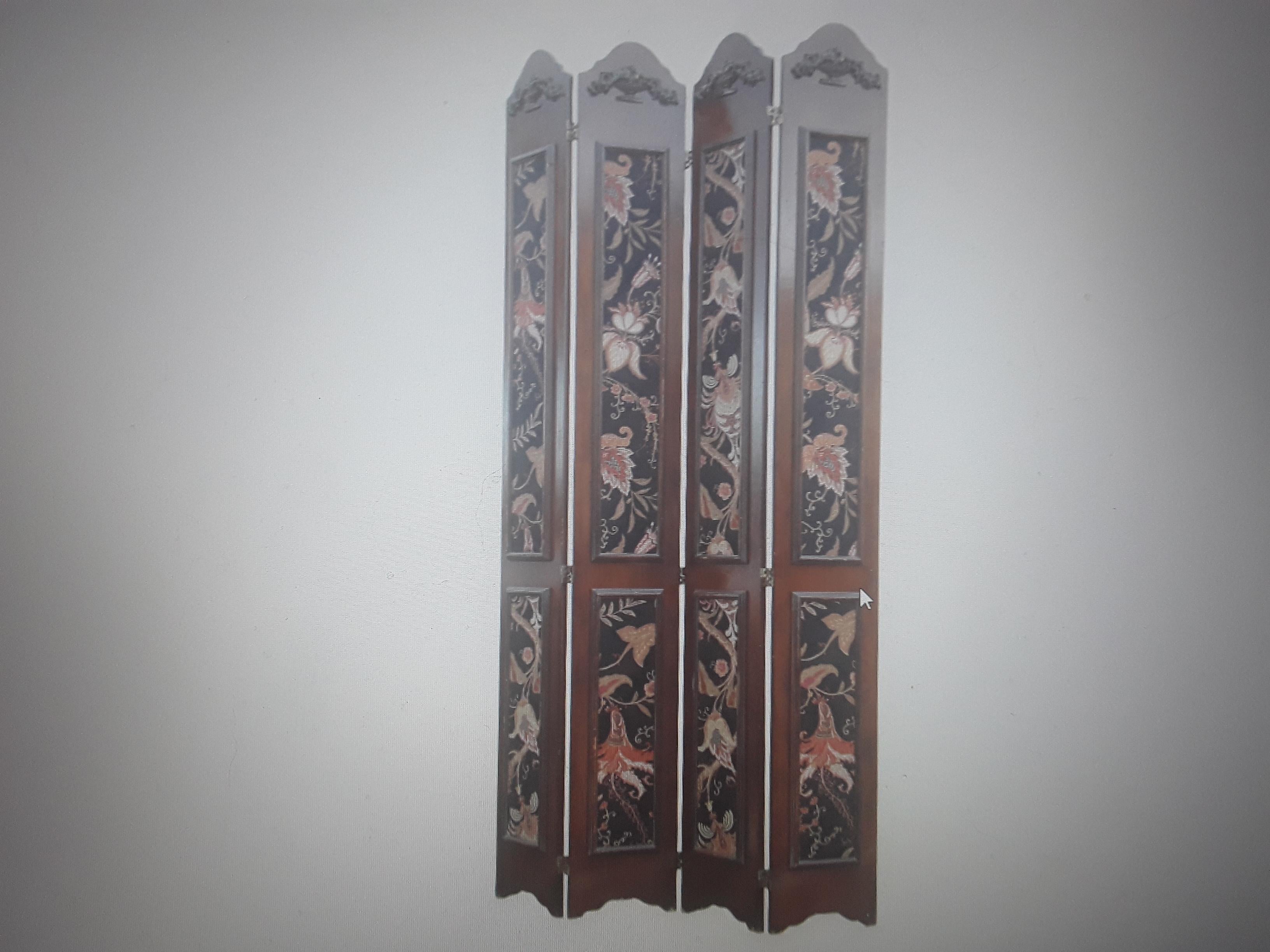 Paravent à 4 panneaux en bois sculpté - Mid Century Neoclassical 1970 en vente 6