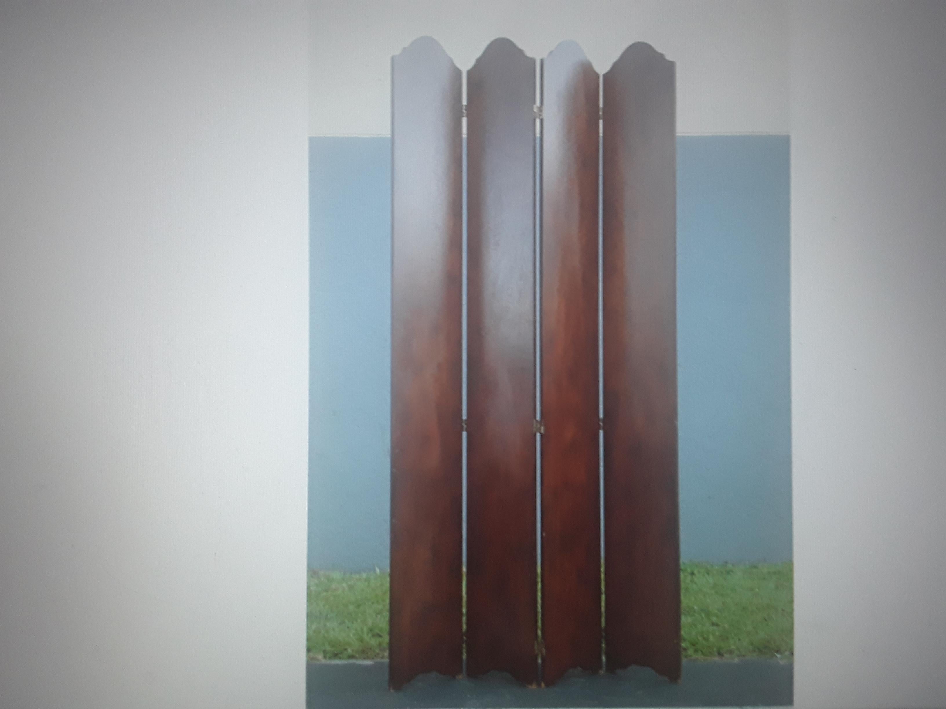Néoclassique Paravent à 4 panneaux en bois sculpté - Mid Century Neoclassical 1970 en vente