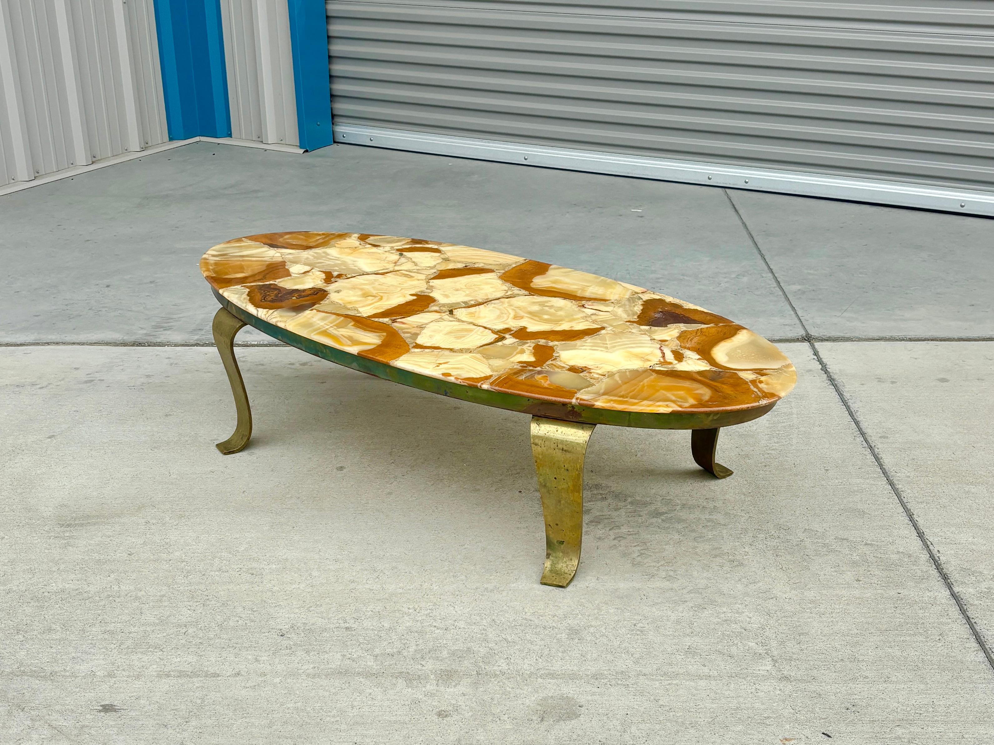 Mesa baja de ónice y latón de mediados de la década de 1970 de Arturo Pani para Muller en venta 3