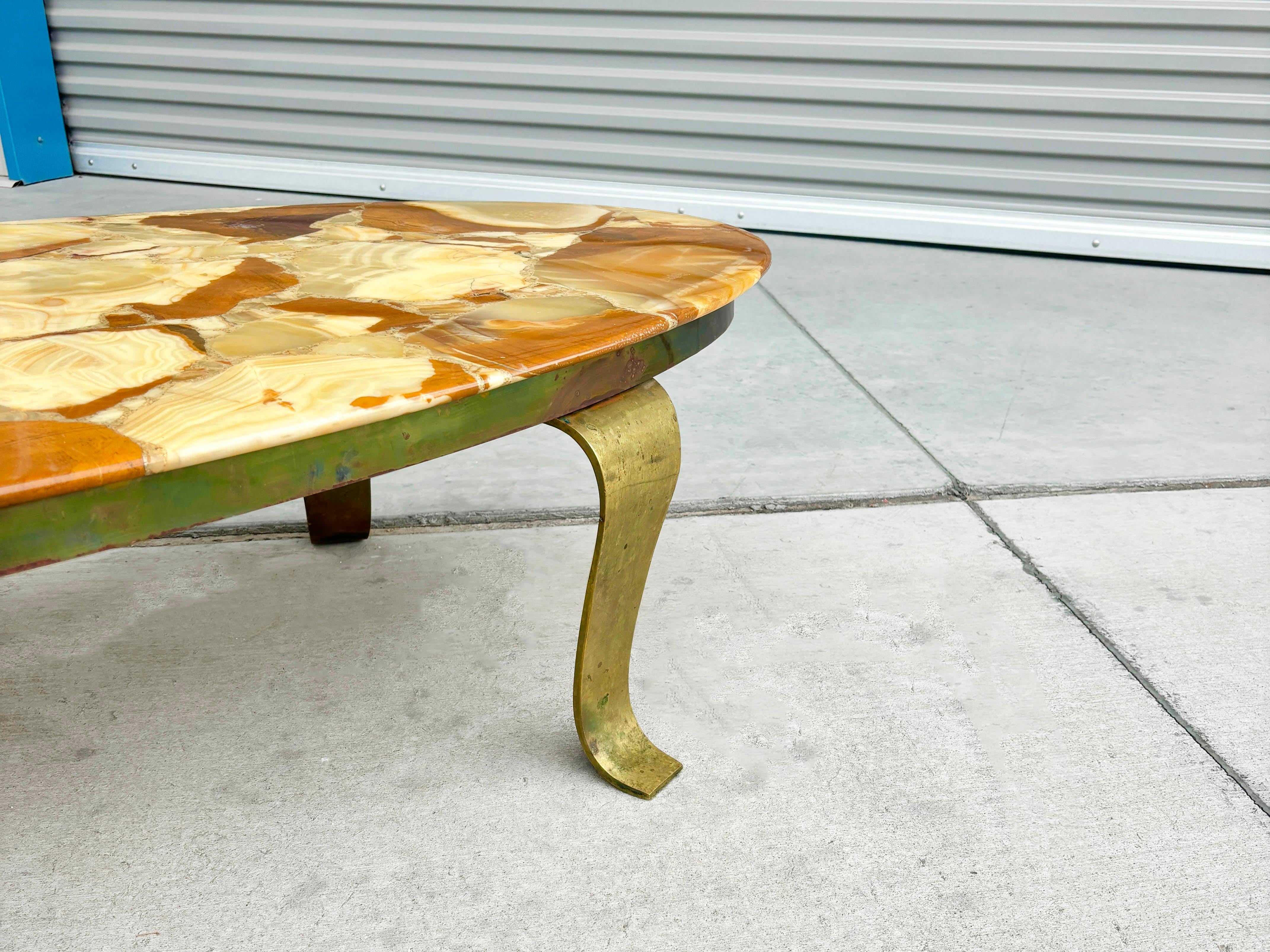 Couchtisch aus Onyx und Messing aus der Mitte des Jahrhunderts von Arturo Pani für Muller, 1970er Jahre im Zustand „Gut“ im Angebot in North Hollywood, CA