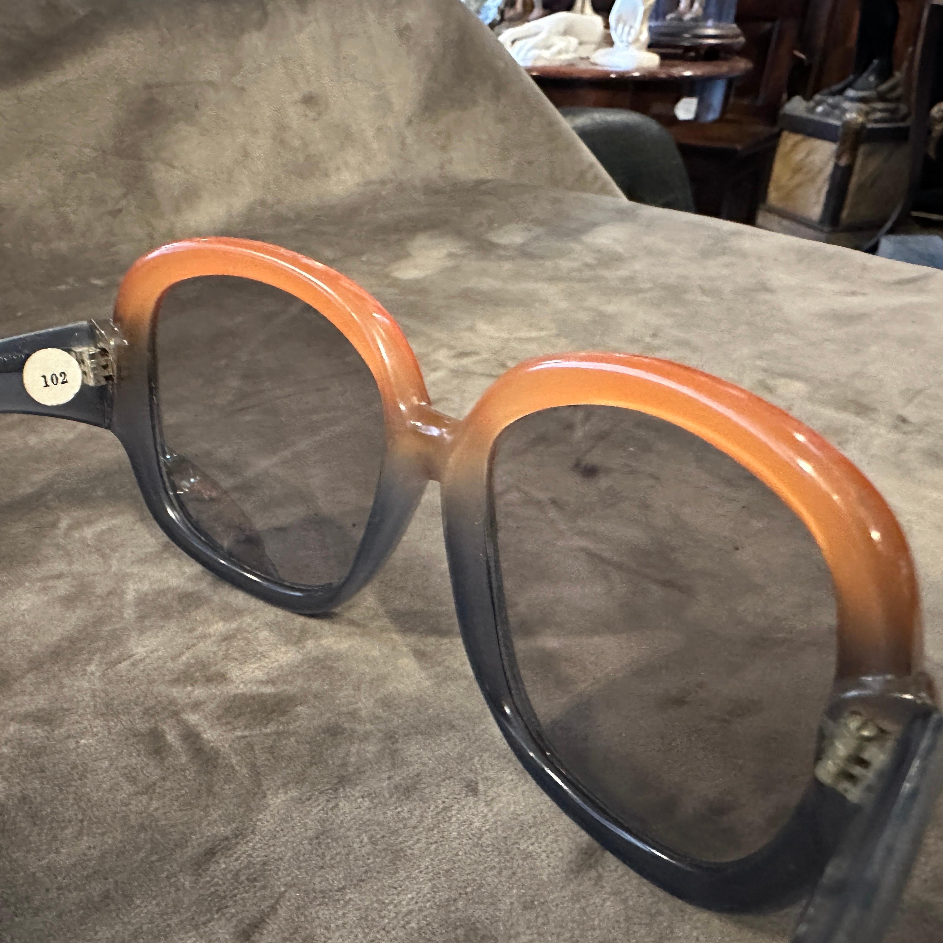 1970s Mid-Century Orange and Blue Oversized Sunglasses by Lozza In Excellent Condition For Sale In Aci Castello, IT