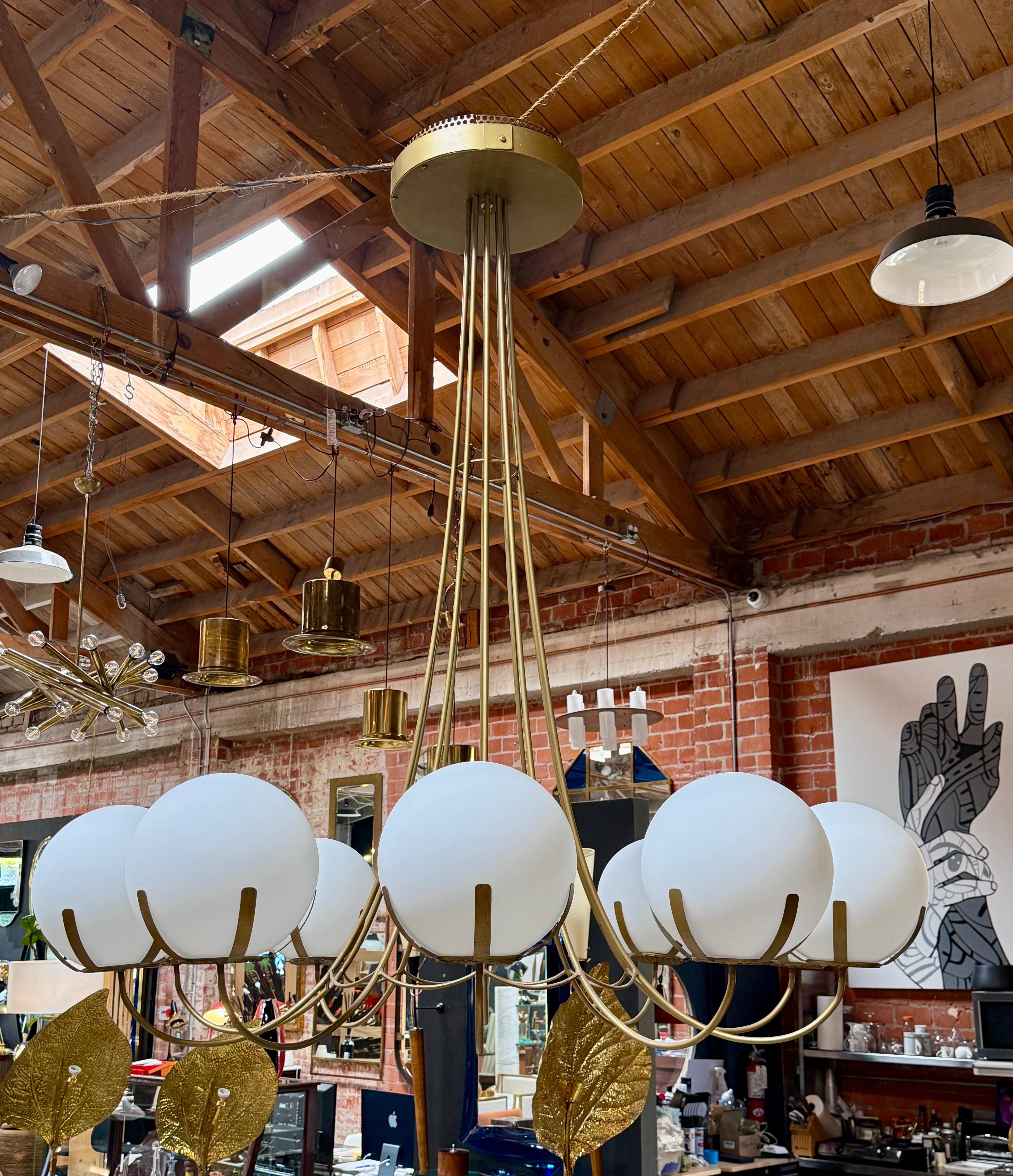 Mid-Century Modern 1970 Mid Century Oversize Italian Chandelier en vente