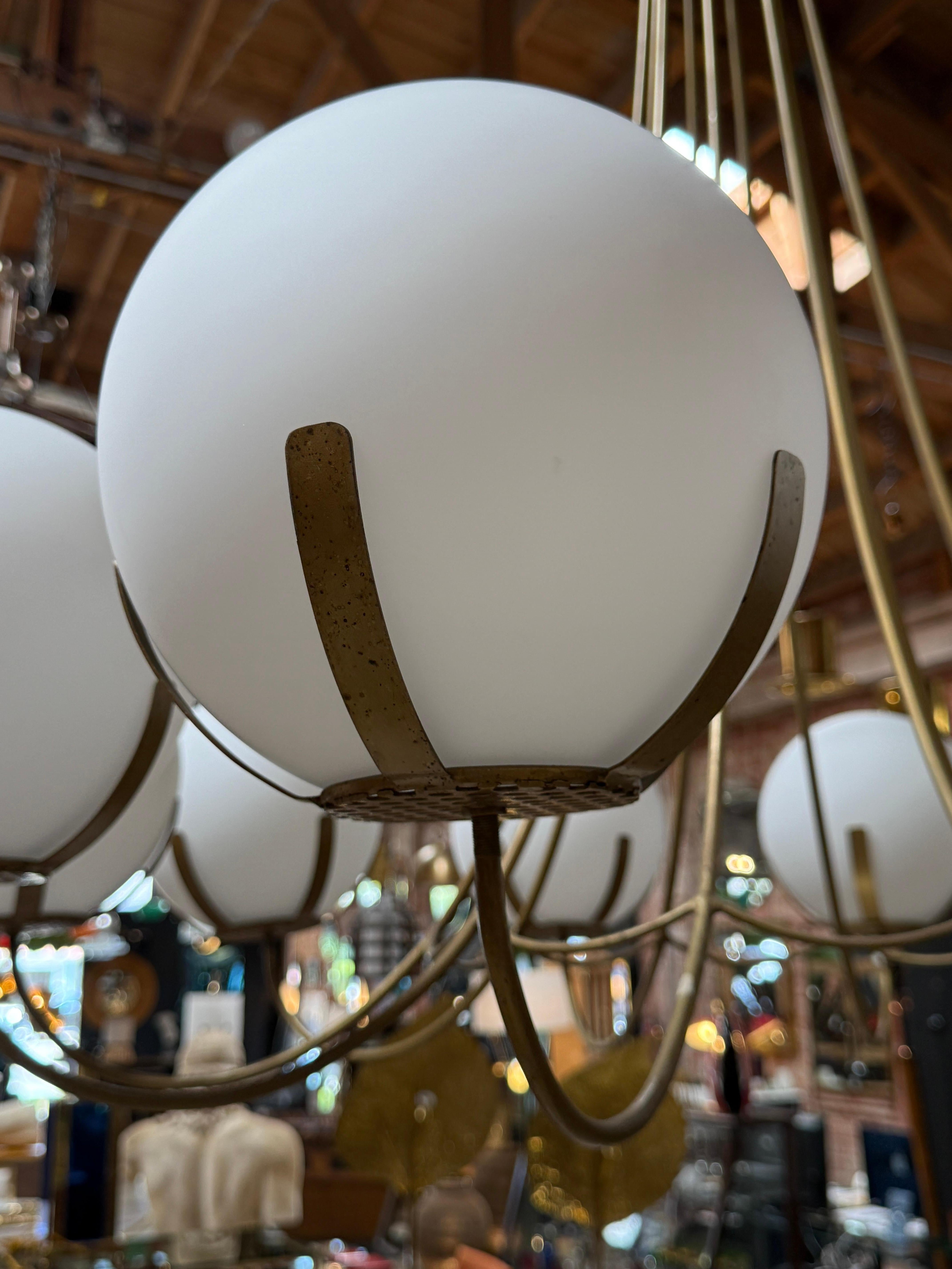 1970 Mid Century Oversize Italian Chandelier Bon état - En vente à Los Angeles, CA