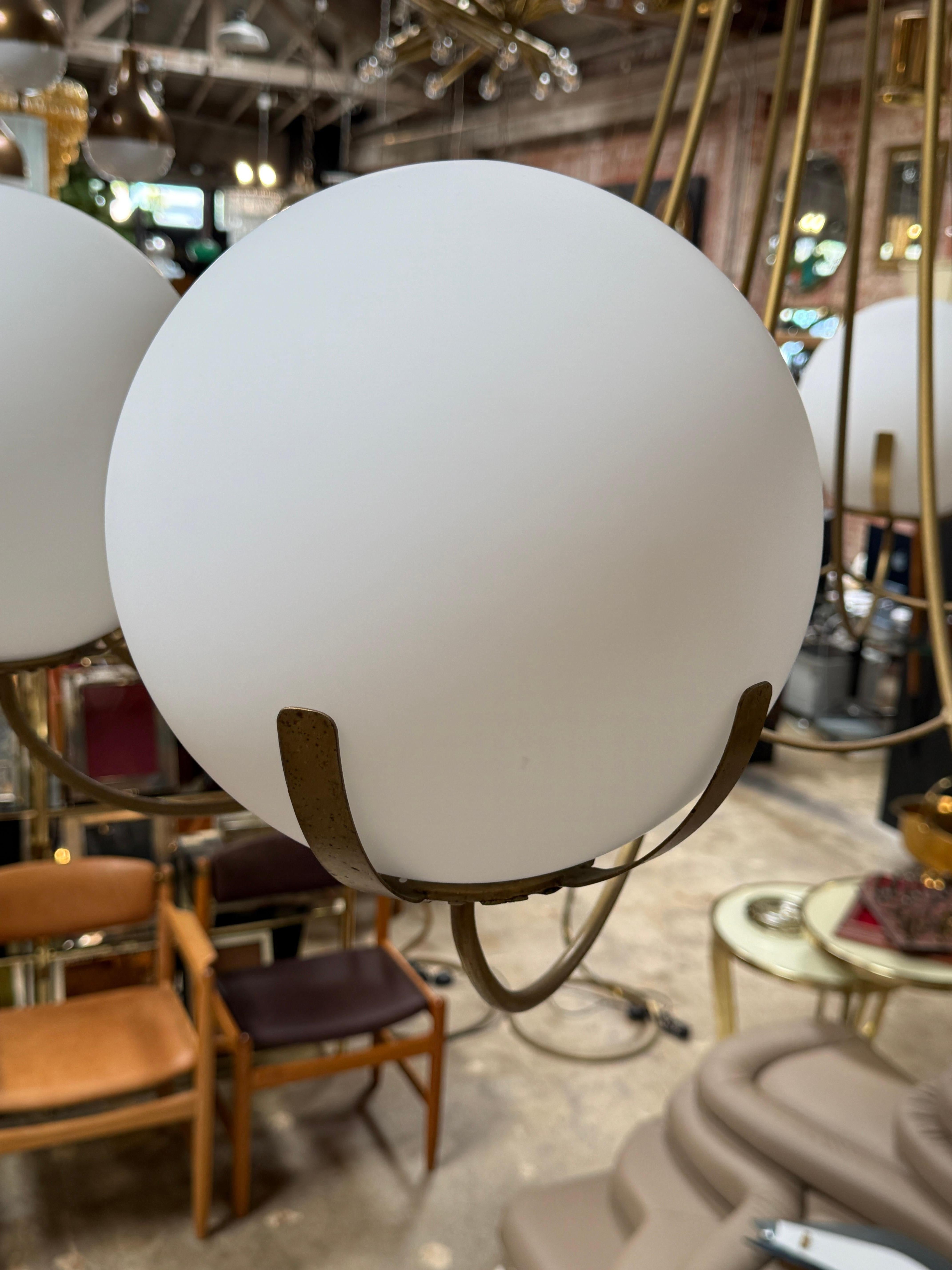 Fin du 20e siècle 1970 Mid Century Oversize Italian Chandelier en vente
