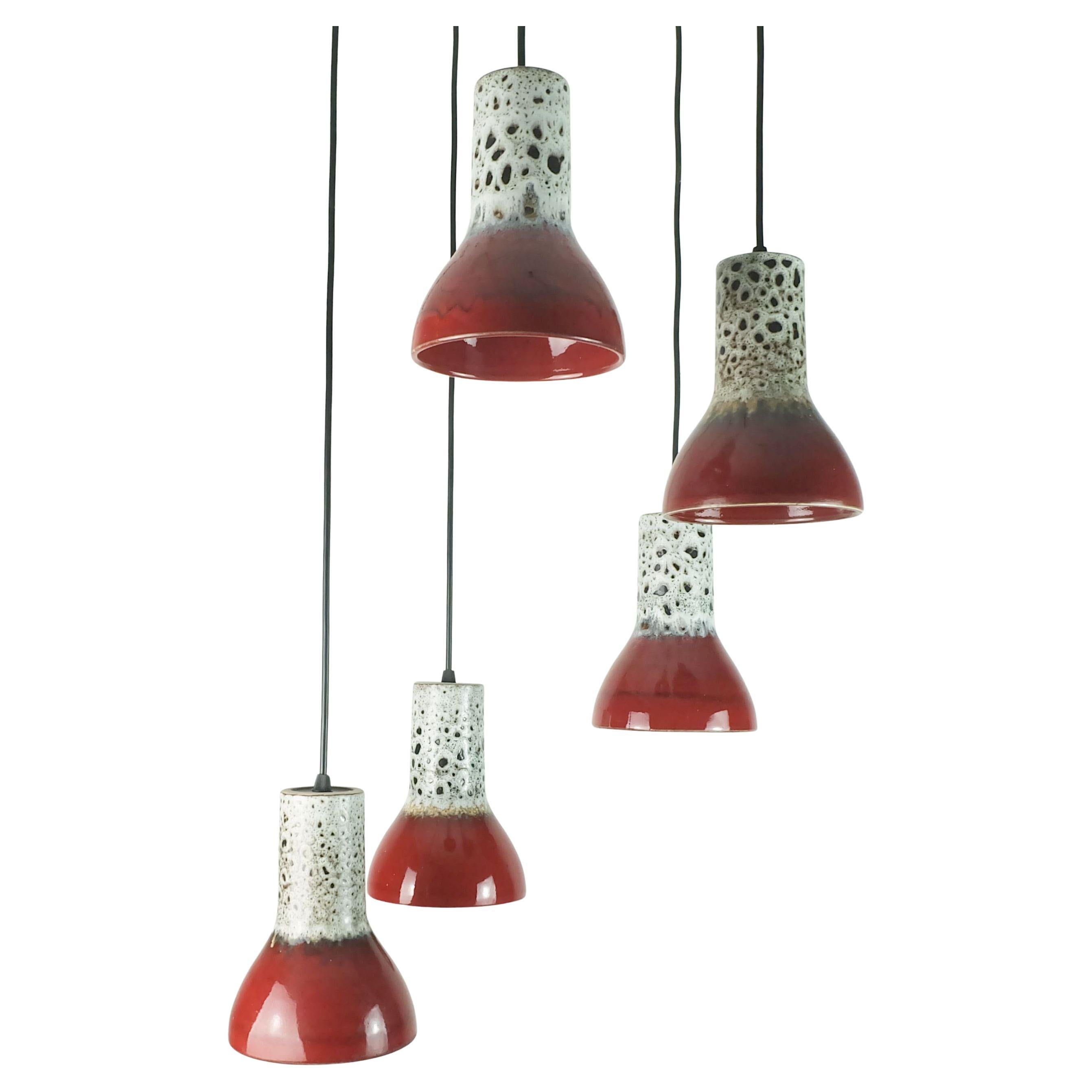 1970s mediados de siglo PENDANT LIGHT Lámpara de 5 luces en cascada con sha de cerámica de lava gorda