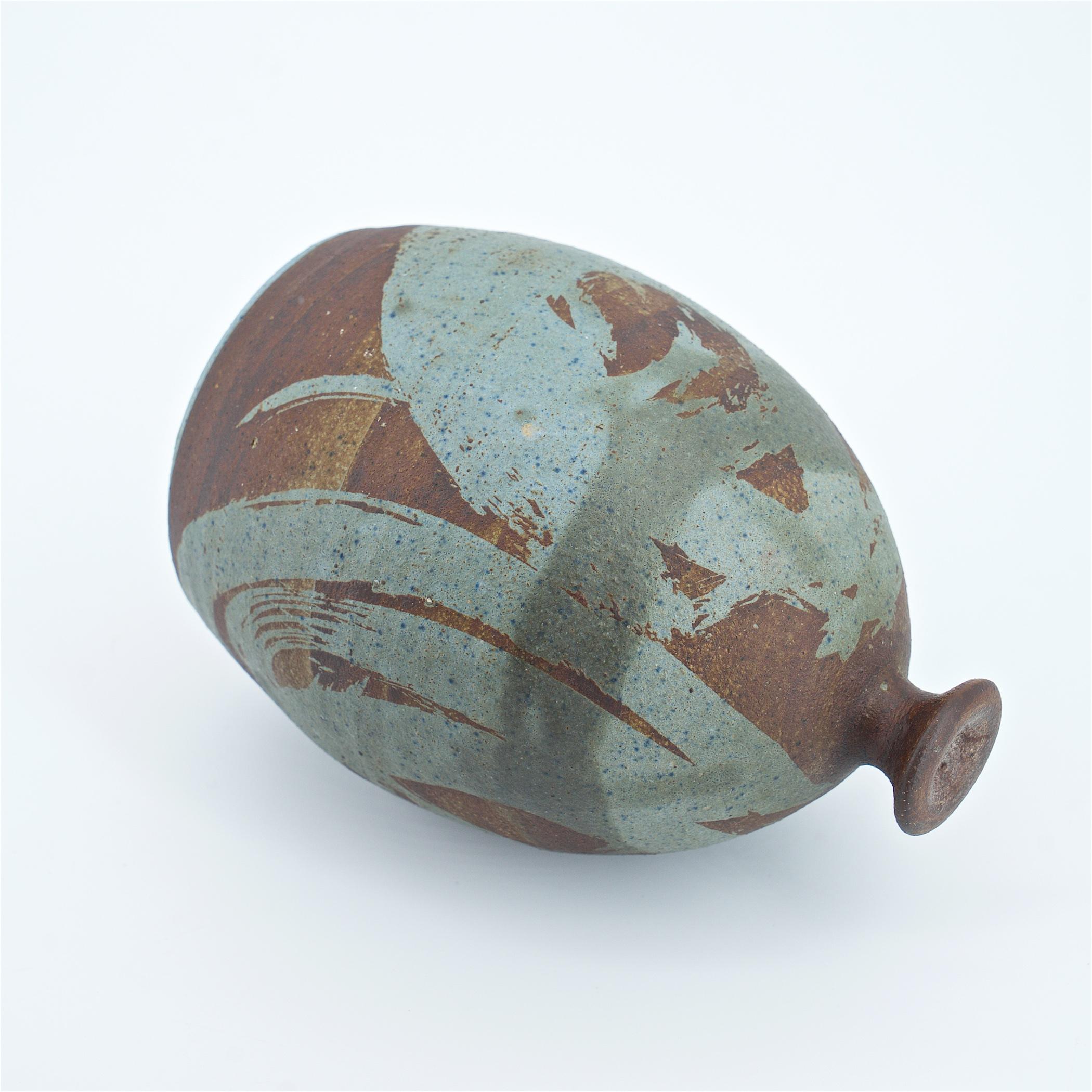 Mid-Century-Keramik-Knospenvase aus den 1970er Jahren, Kalifornienisches Design beeinflusst (Ende des 20. Jahrhunderts) im Angebot