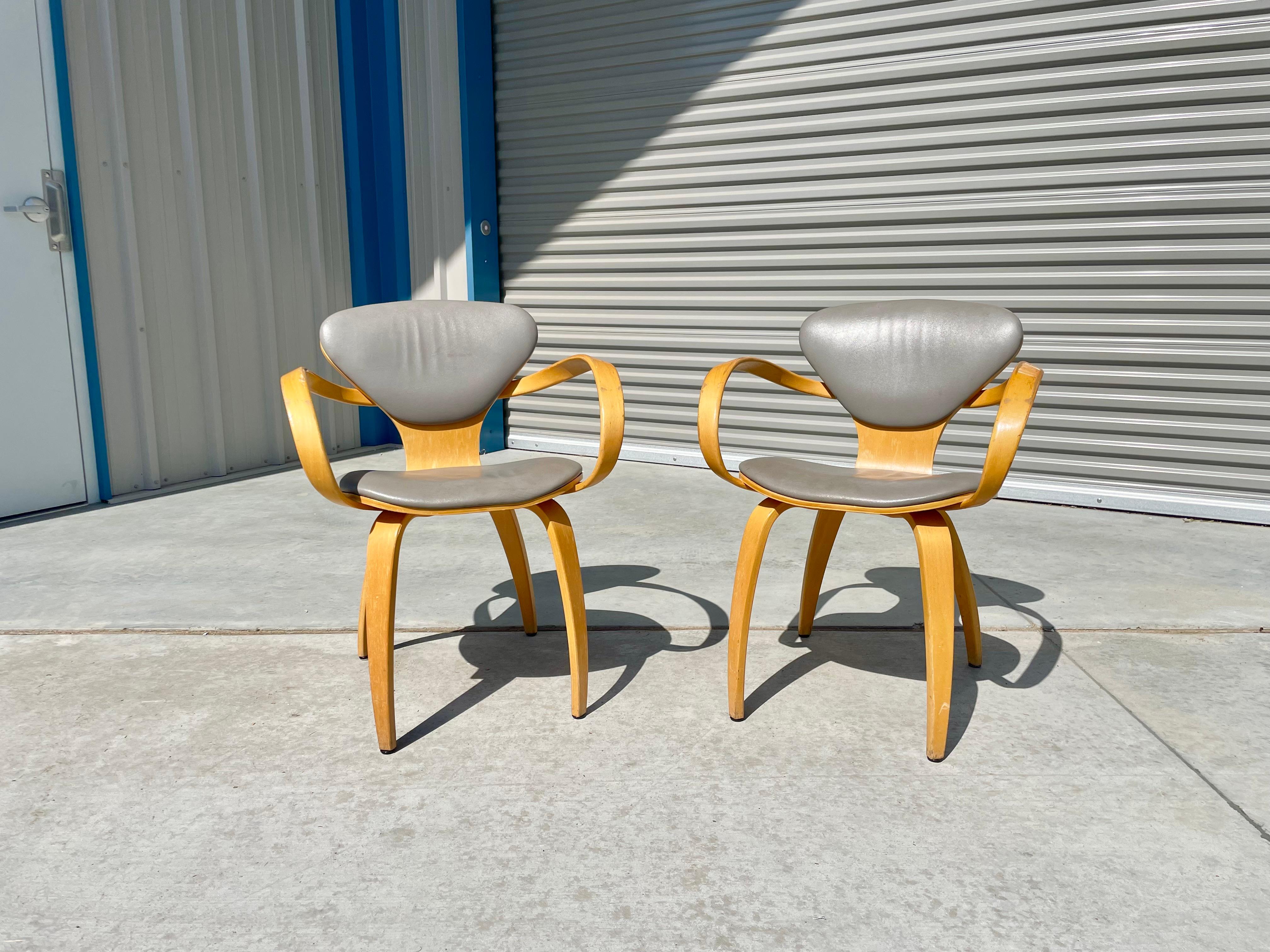 Late 20th Century 1970s Mid Century Pretzel Armchairs by Plycraft, Pair For Sale