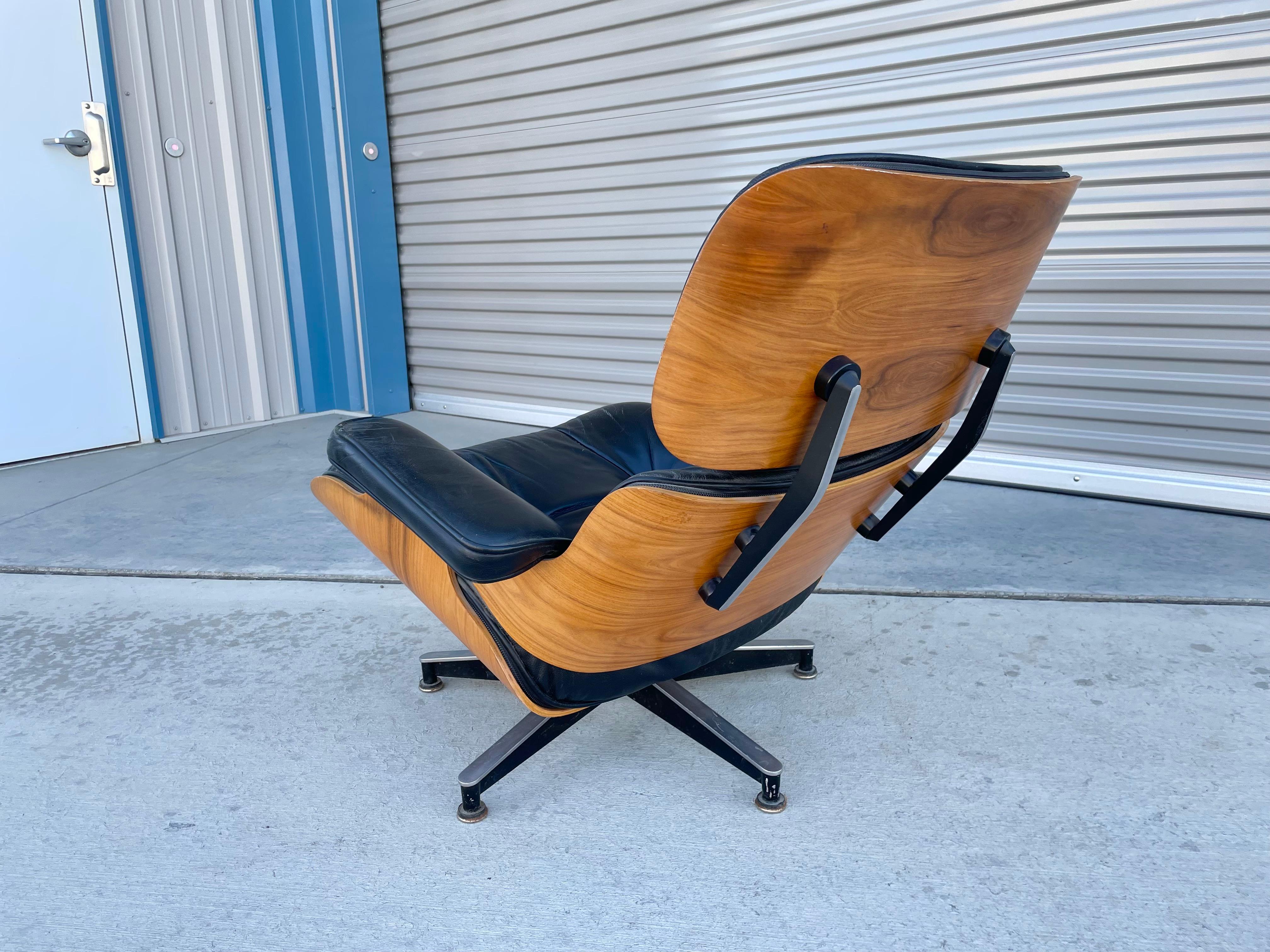 Leather 1970s Mid Century Recliner Chair and Ottoman Styled After Herman Miller For Sale