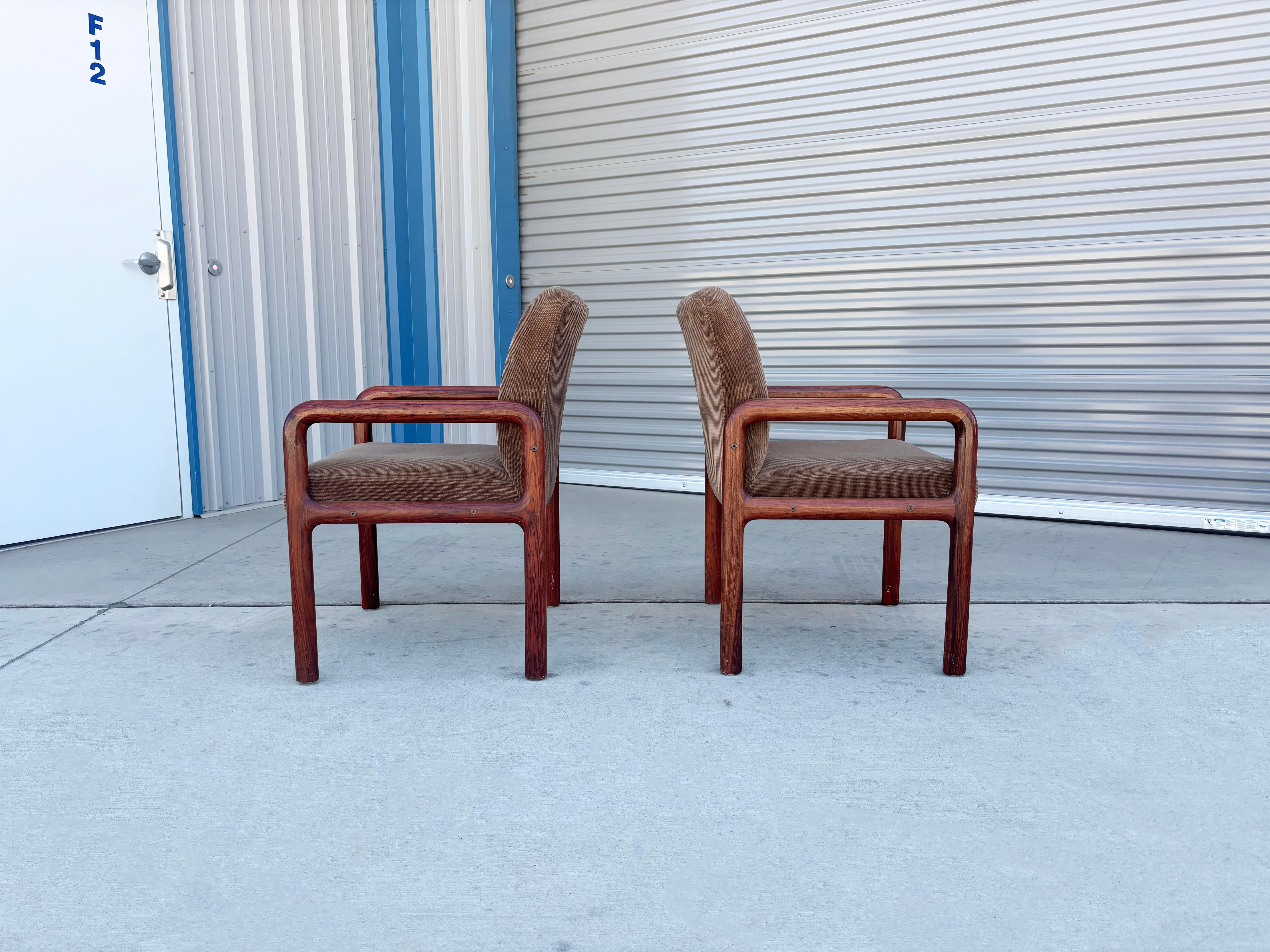 Poltroncine in palissandro del Mid Century degli anni '70 In condizioni buone in vendita a North Hollywood, CA