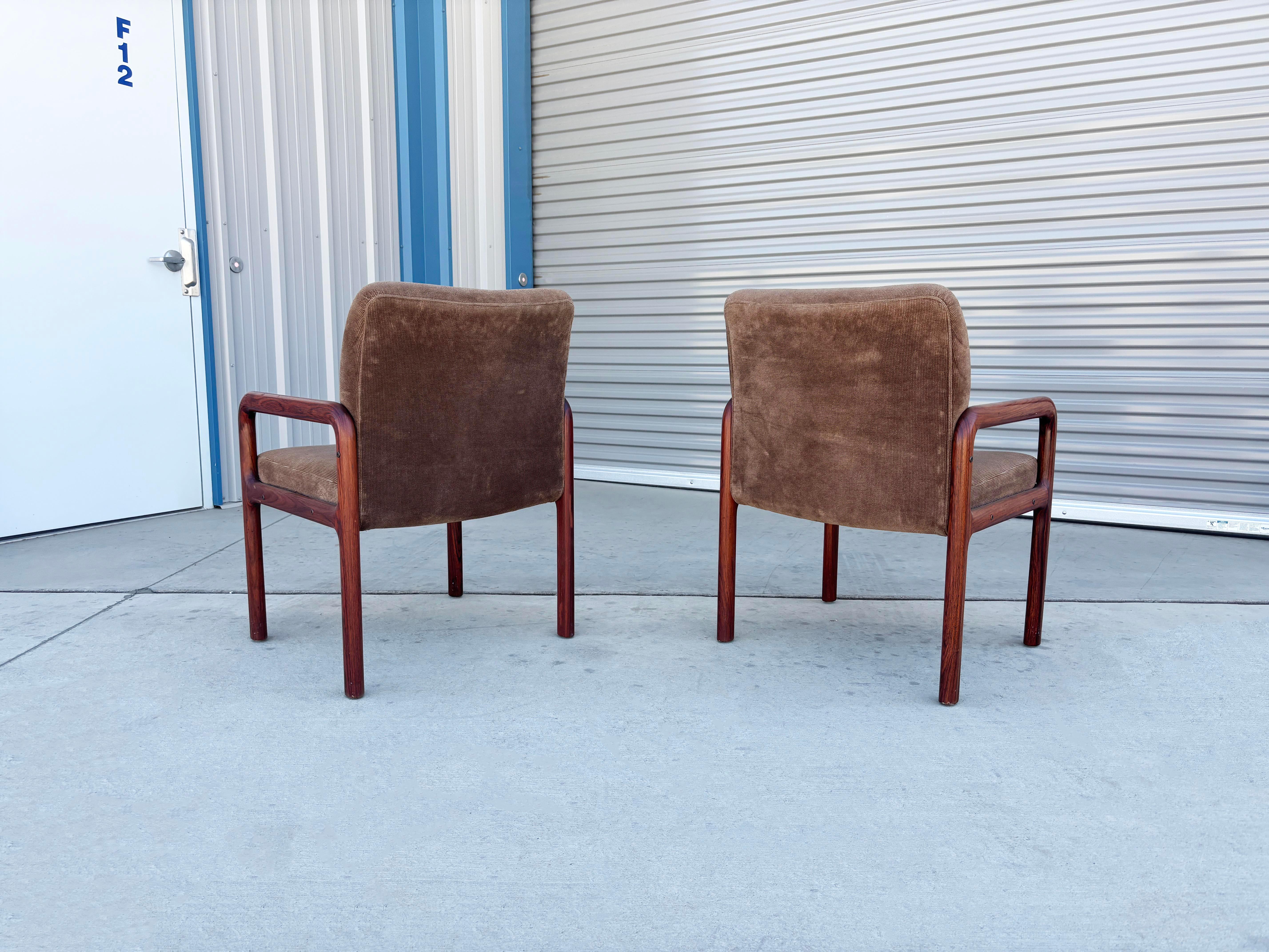 Fine XX secolo Poltroncine in palissandro del Mid Century degli anni '70 in vendita
