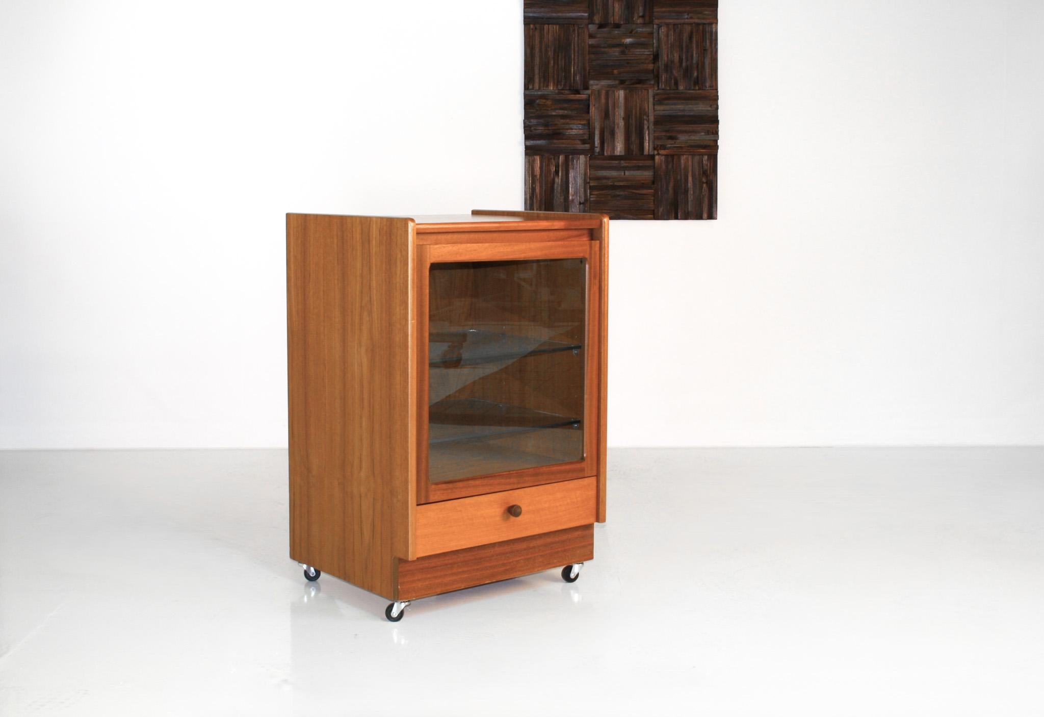 vintage style record player cabinet
