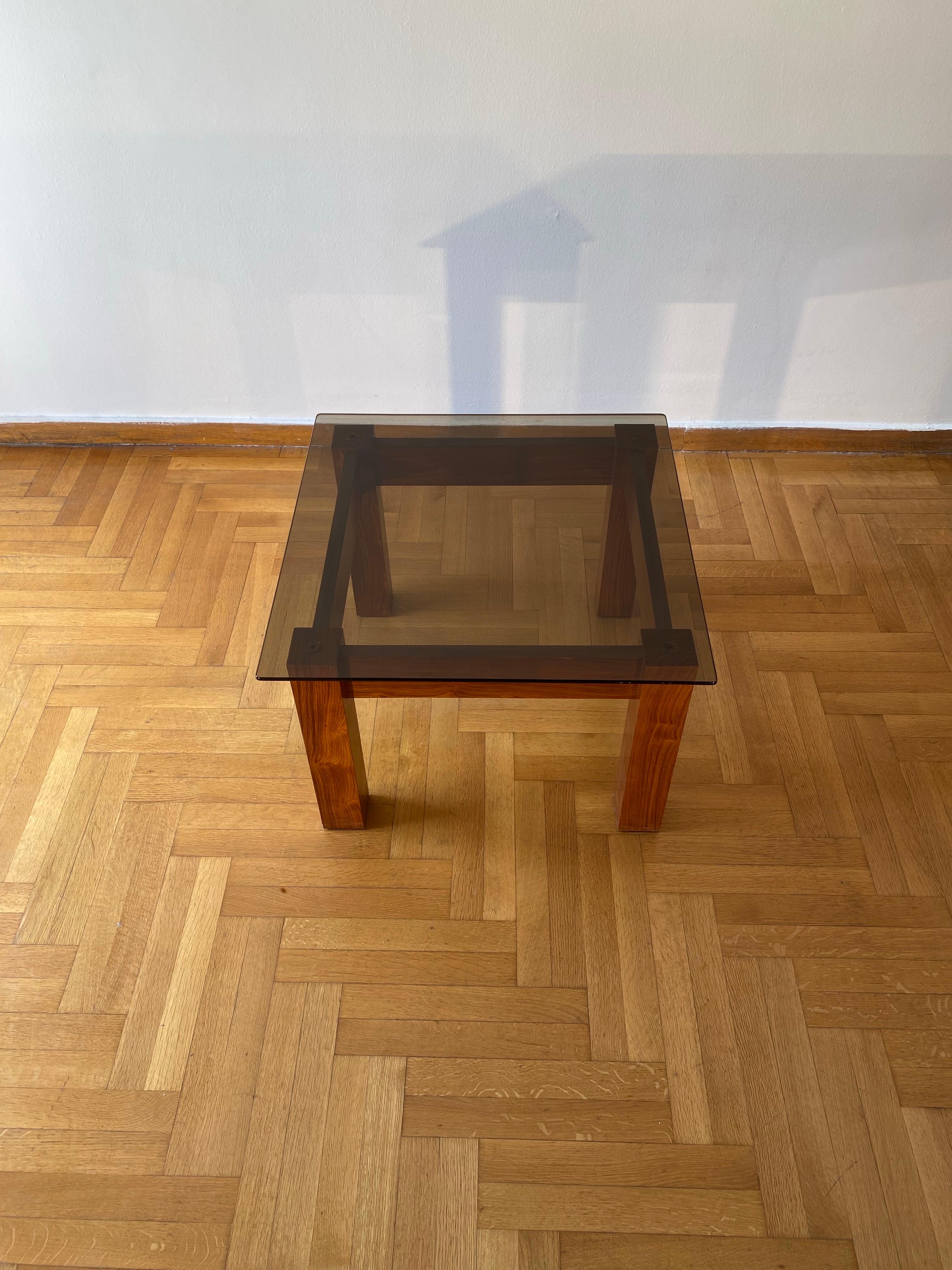 1970 MidCentury Brutalist Smoked Glass Side Table Bon état - En vente à London, GB
