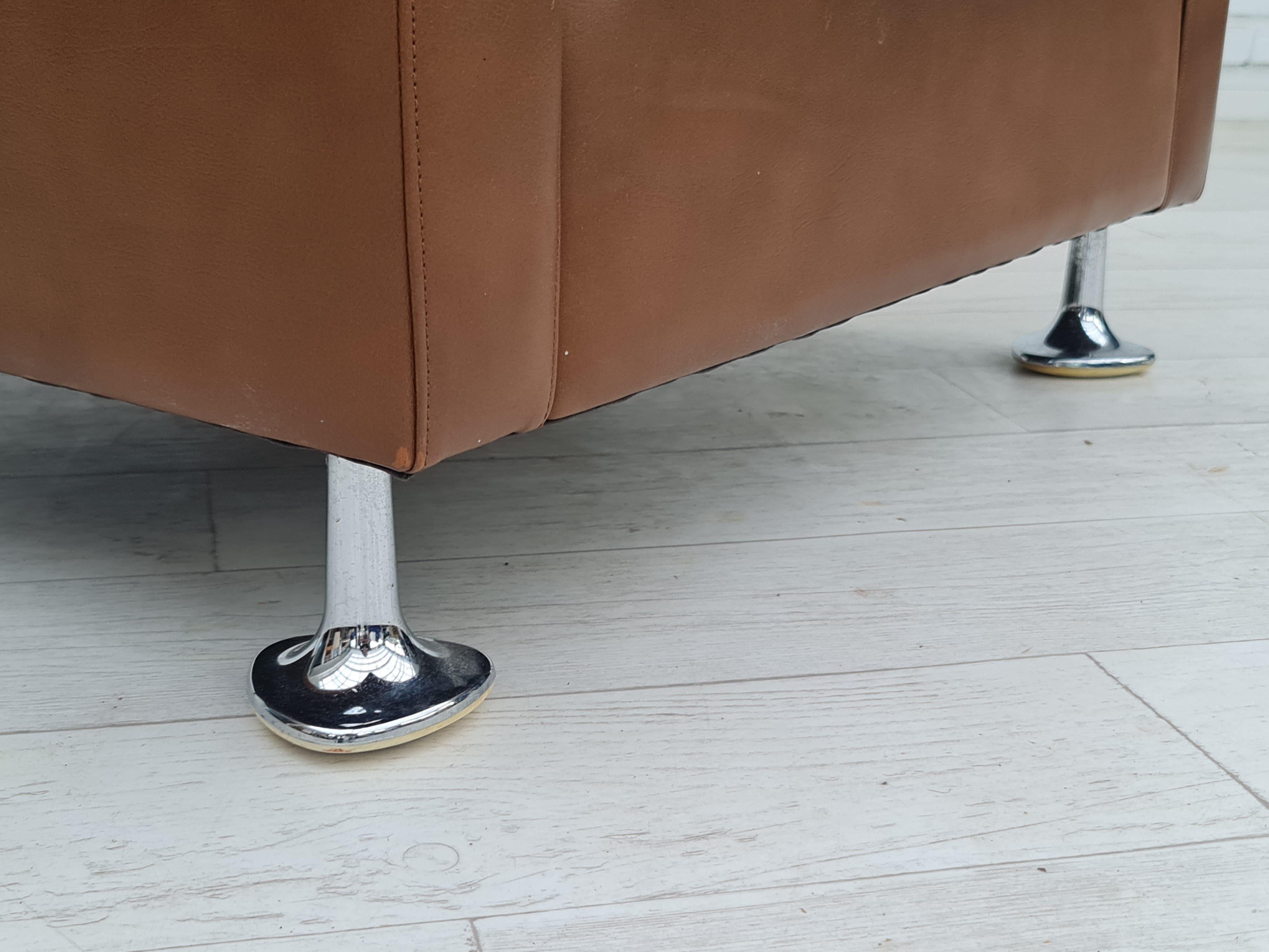 Sillón danés de cuero de mediados de siglo, años 70, estado original en venta 8