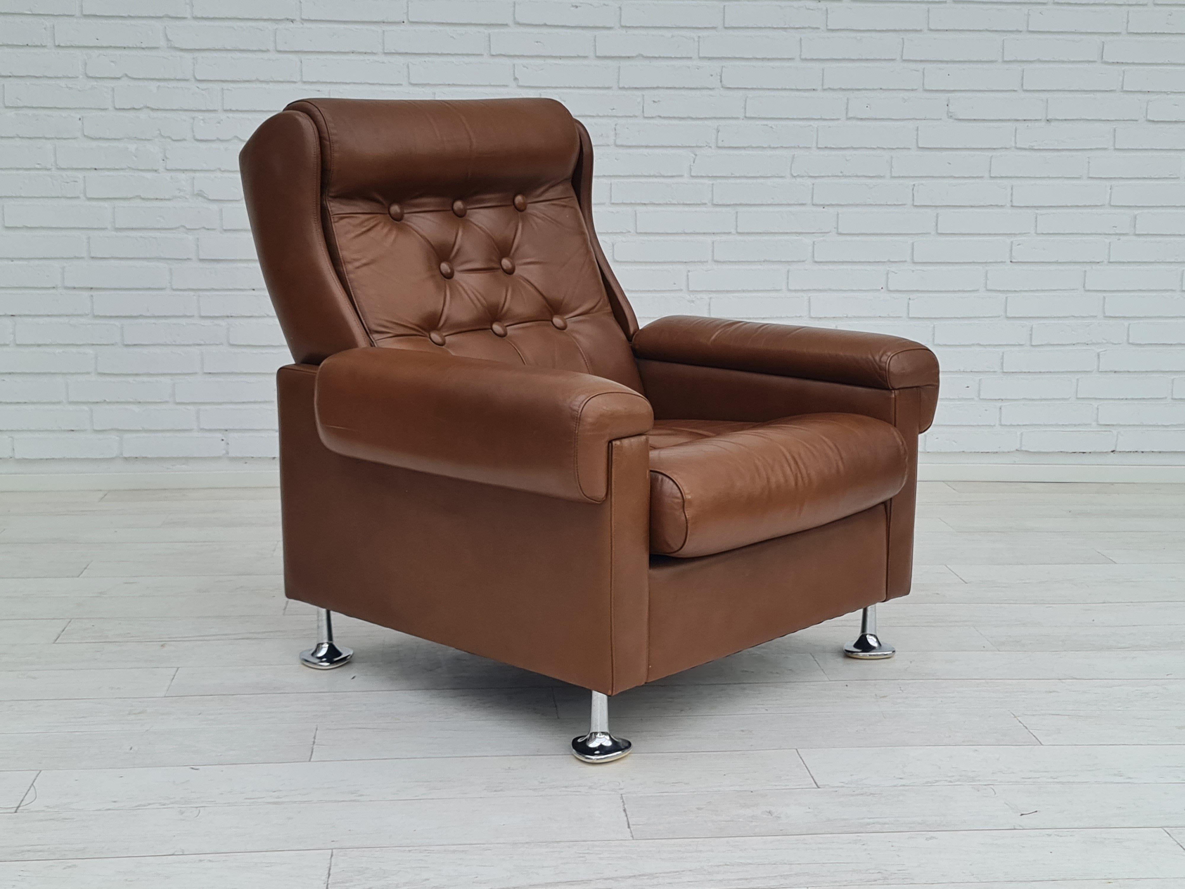 1970s, midcentury Danish leather loungechair, original condition In Good Condition For Sale In Tarm, 82