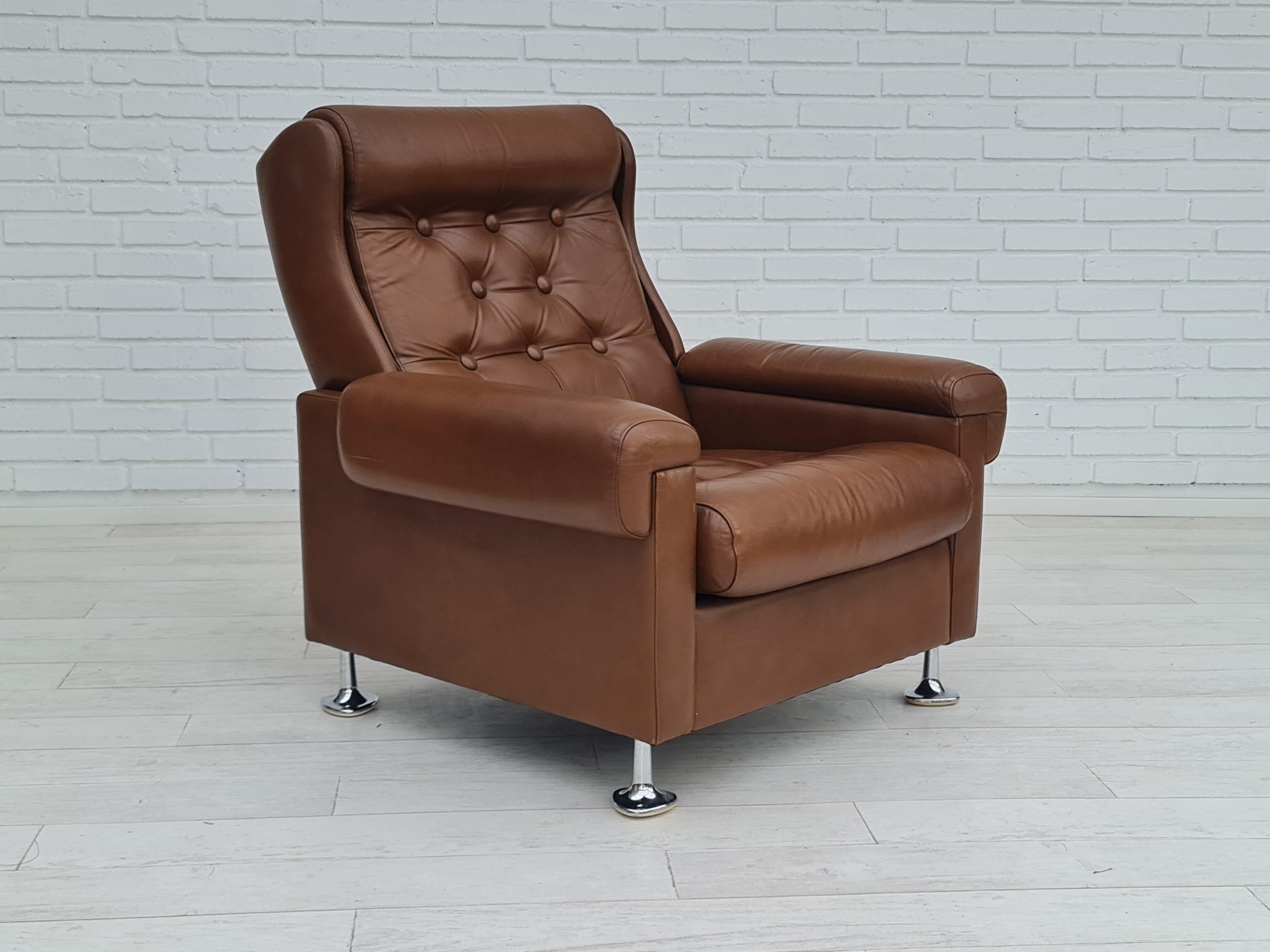 Sillón danés de cuero de mediados de siglo, años 70, estado original Danés en venta