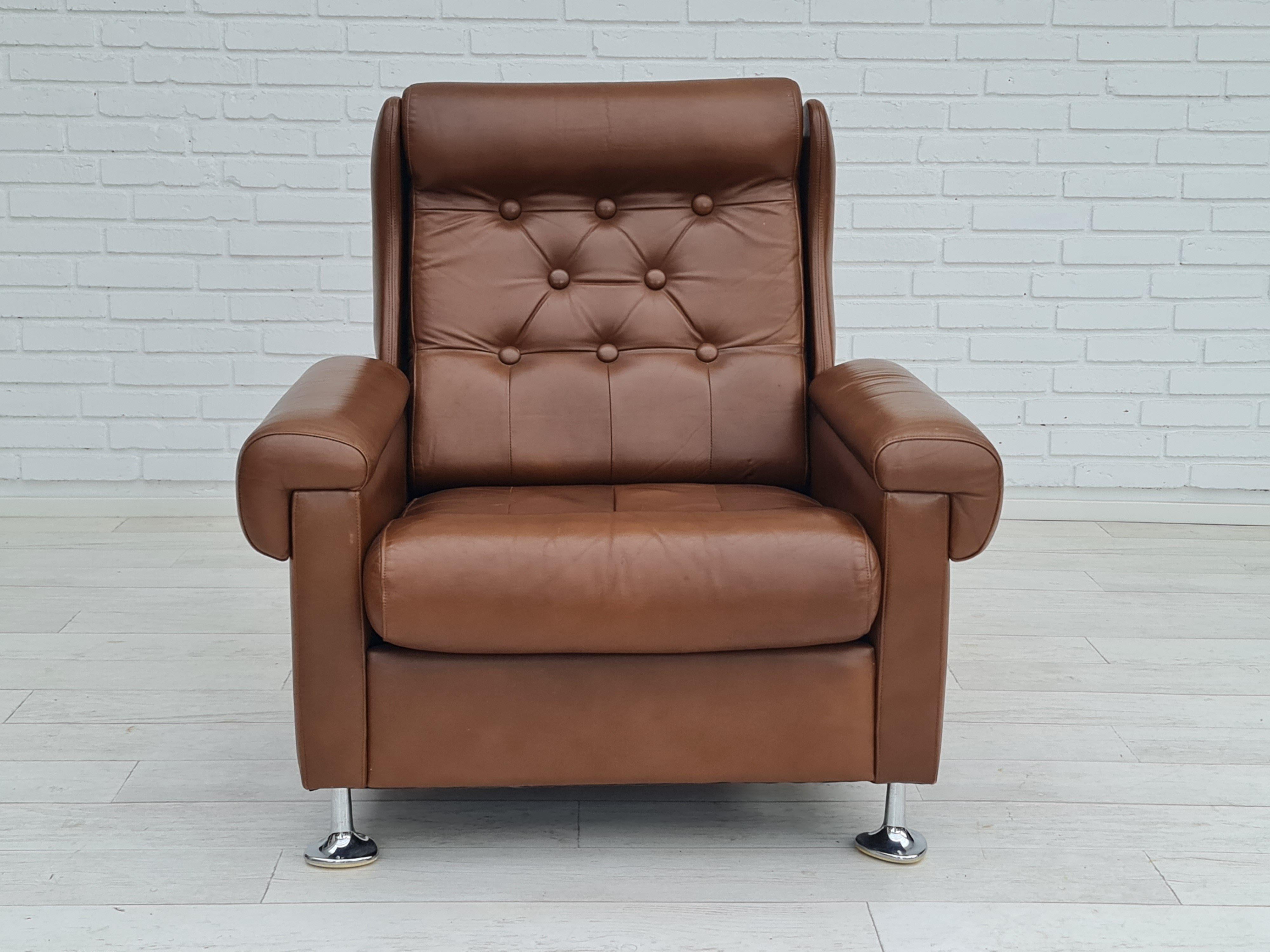 Late 20th Century 1970s, midcentury Danish leather loungechair, original condition For Sale