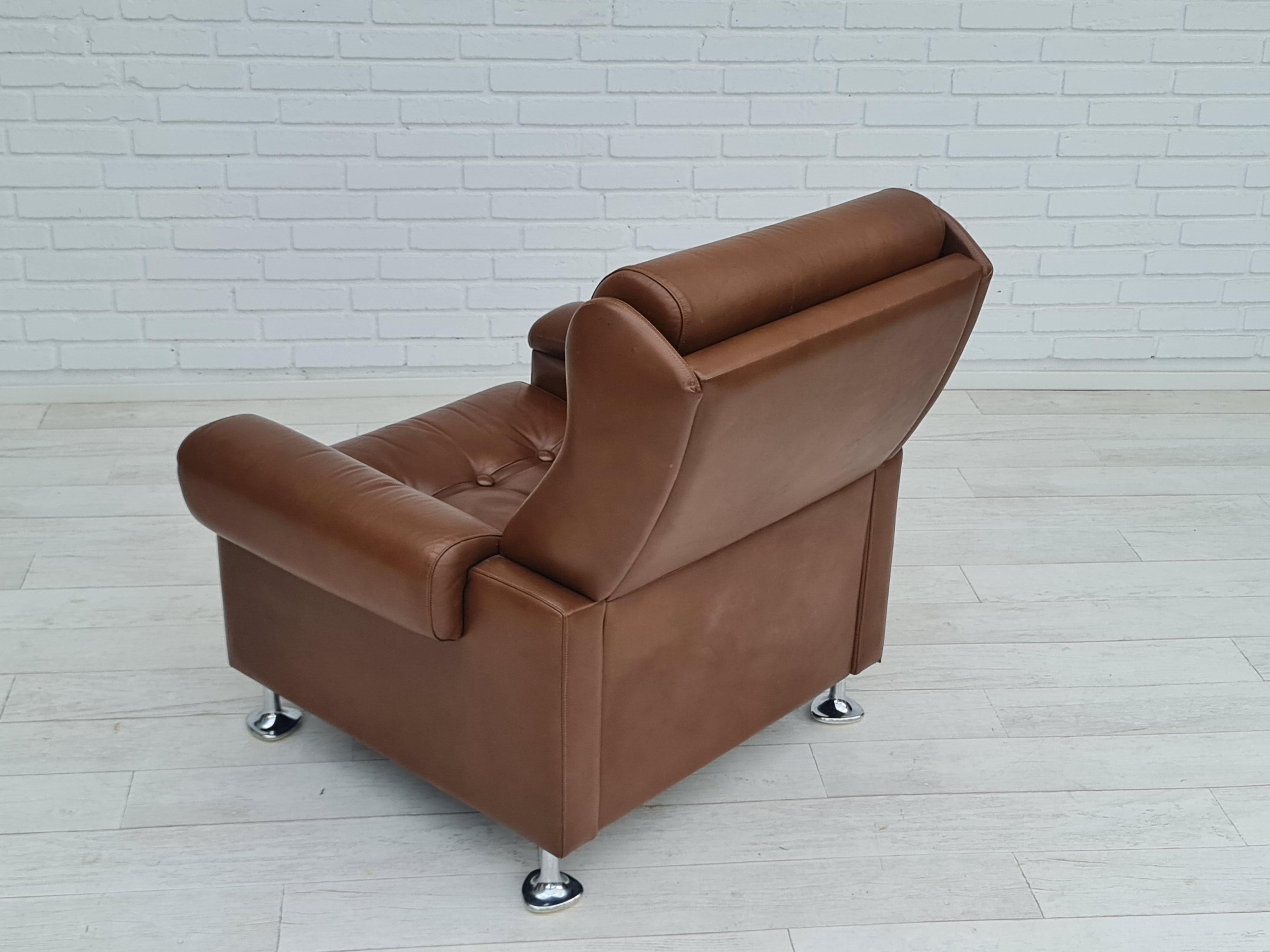 Sillón danés de cuero de mediados de siglo, años 70, estado original en venta 1