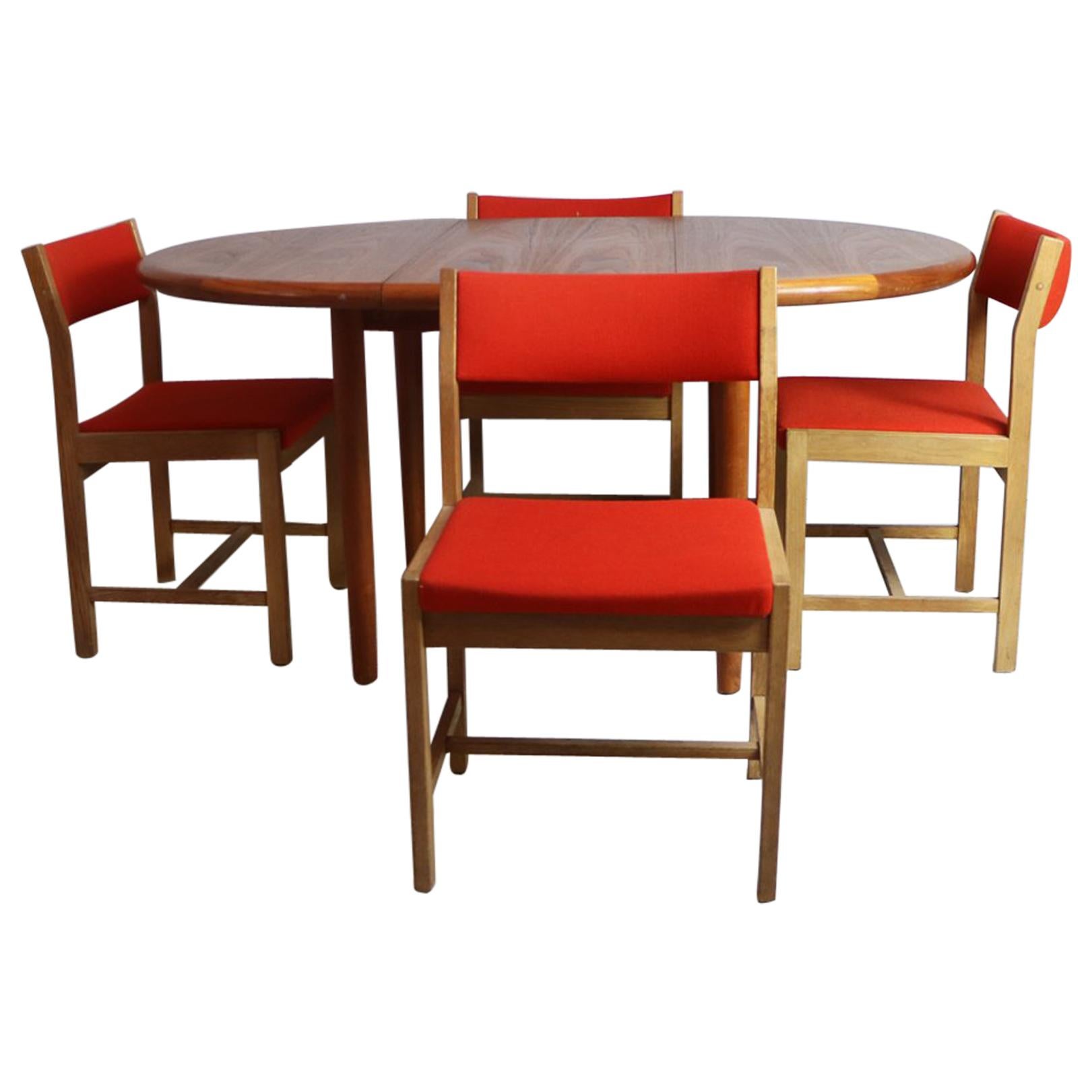 1970s Midcentury Danish Table and 4 Danish Børge Mogensen Dining Chairs For Sale