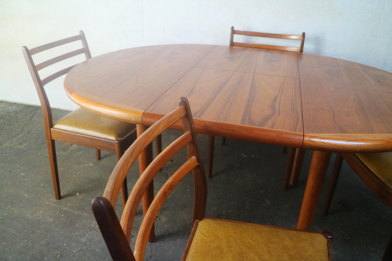 1970s Midcentury Danish Table and Four G Plan Dining Chairs In Excellent Condition For Sale In London, GB