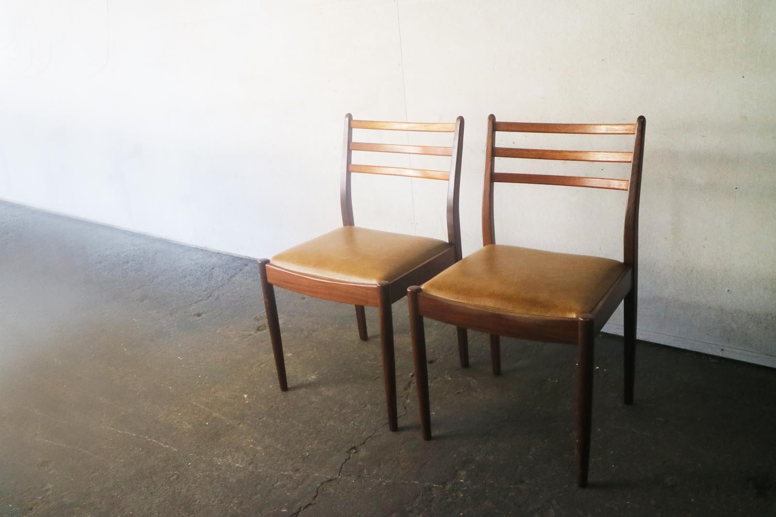 1970s Midcentury Danish Table and Four G Plan Dining Chairs For Sale 1