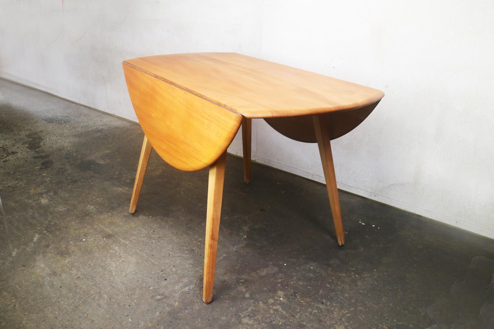 1970s Midcentury Ercol Drop-Leaf Table In Good Condition For Sale In London, GB