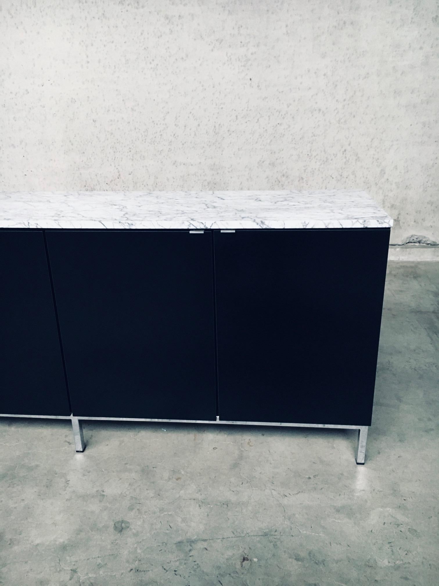 Credenza del 1970 di Florence Knoll dal design moderno del Medioevo in vendita 2