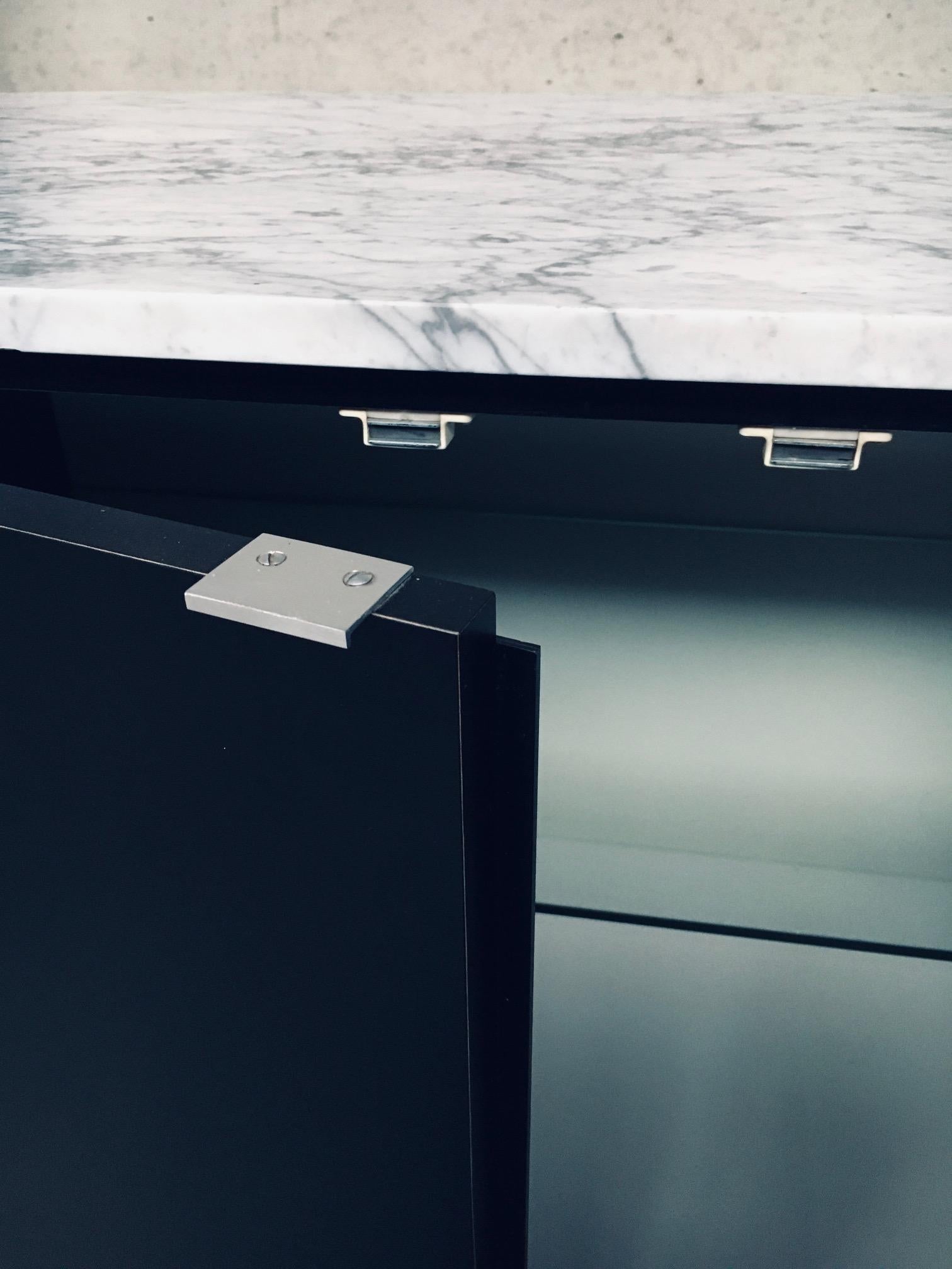 Credenza del 1970 di Florence Knoll dal design moderno del Medioevo in vendita 8