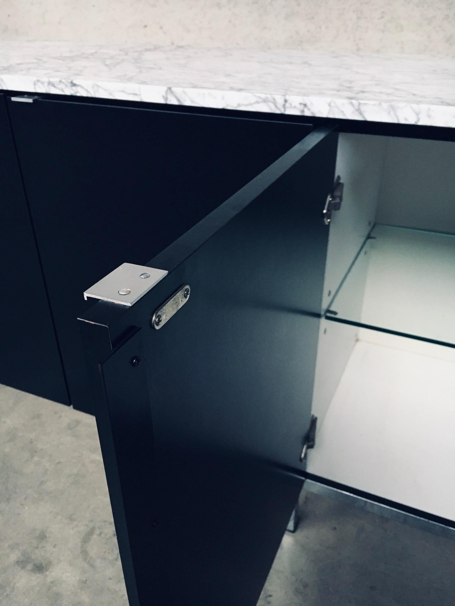 Credenza del 1970 di Florence Knoll dal design moderno del Medioevo in vendita 12