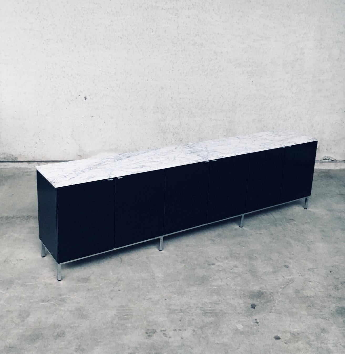 Americano Credenza del 1970 di Florence Knoll dal design moderno del Medioevo in vendita