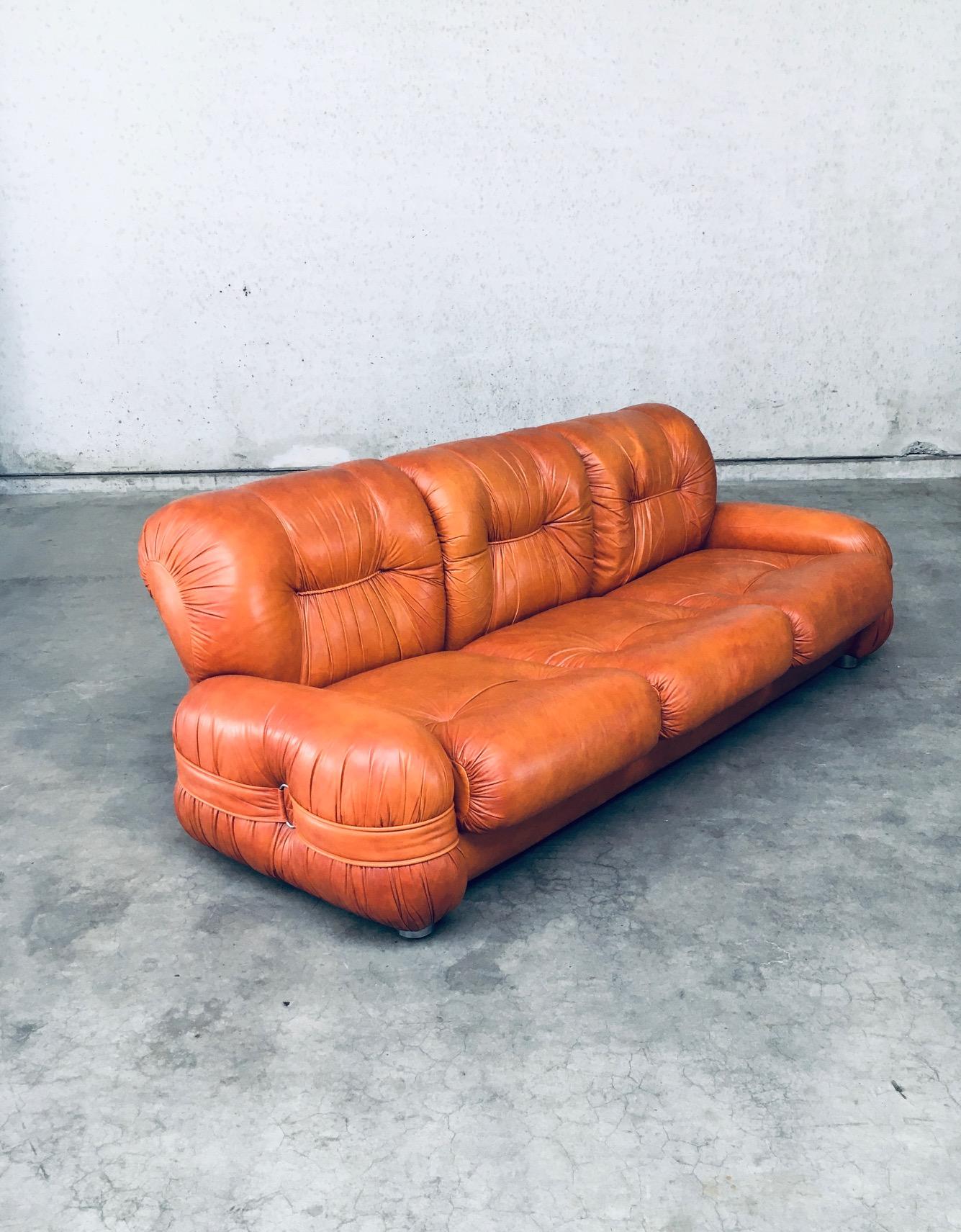 Mid-Century Modern 1970's Midcentury Modern Italian Design Leather 3 Seat Sofa For Sale