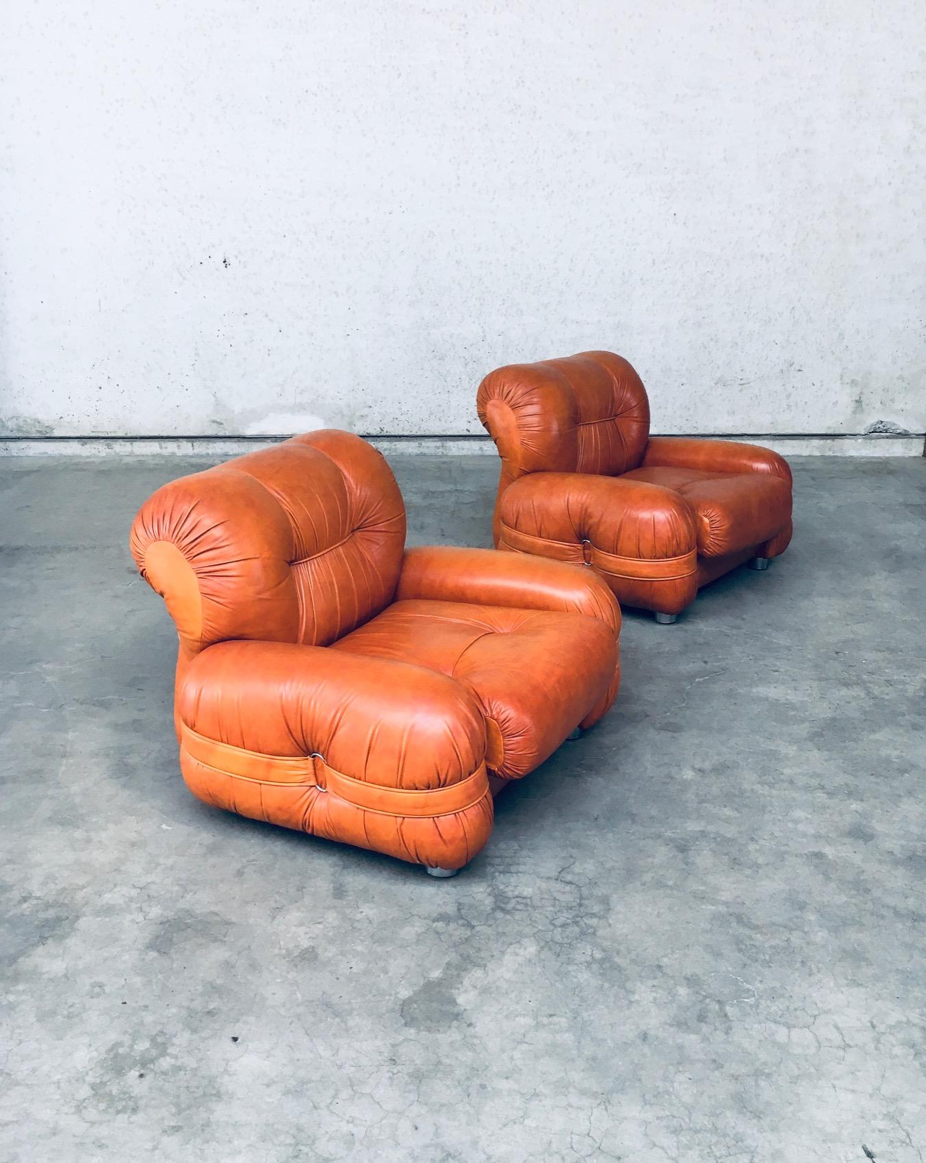 italien Ensemble de fauteuils de salon en cuir de style The Moderns/One des années 1970 en vente