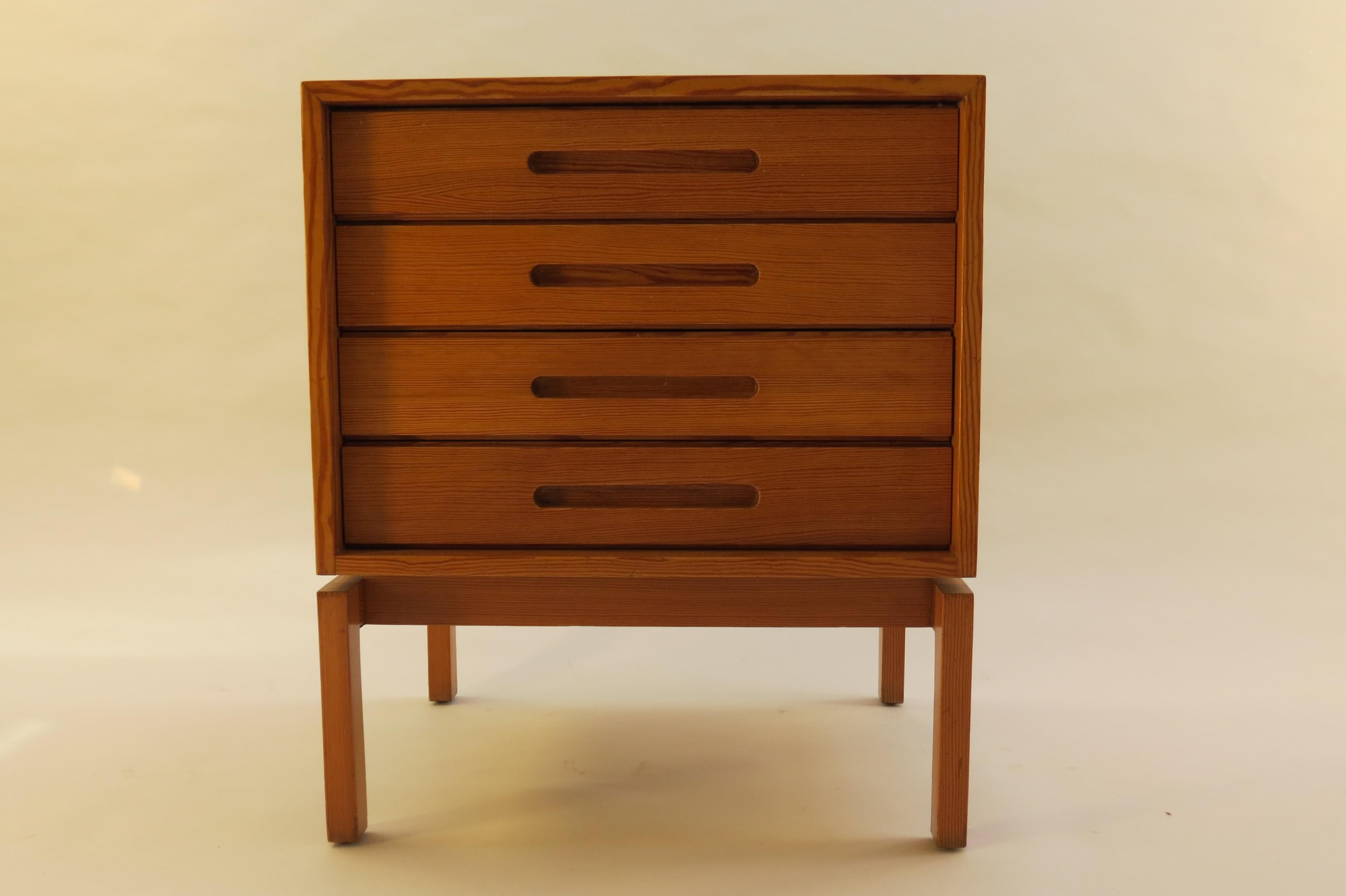 1970s Midcentury Modern Small Oregon Pine Chest Of Drawers For