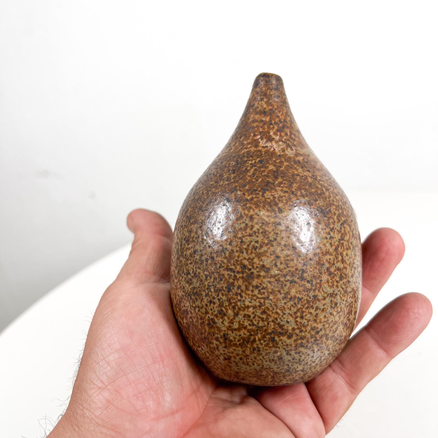 1970s Modern Studio Art Speckled Glazed Weed Pot Bud Vase signed For Sale 7