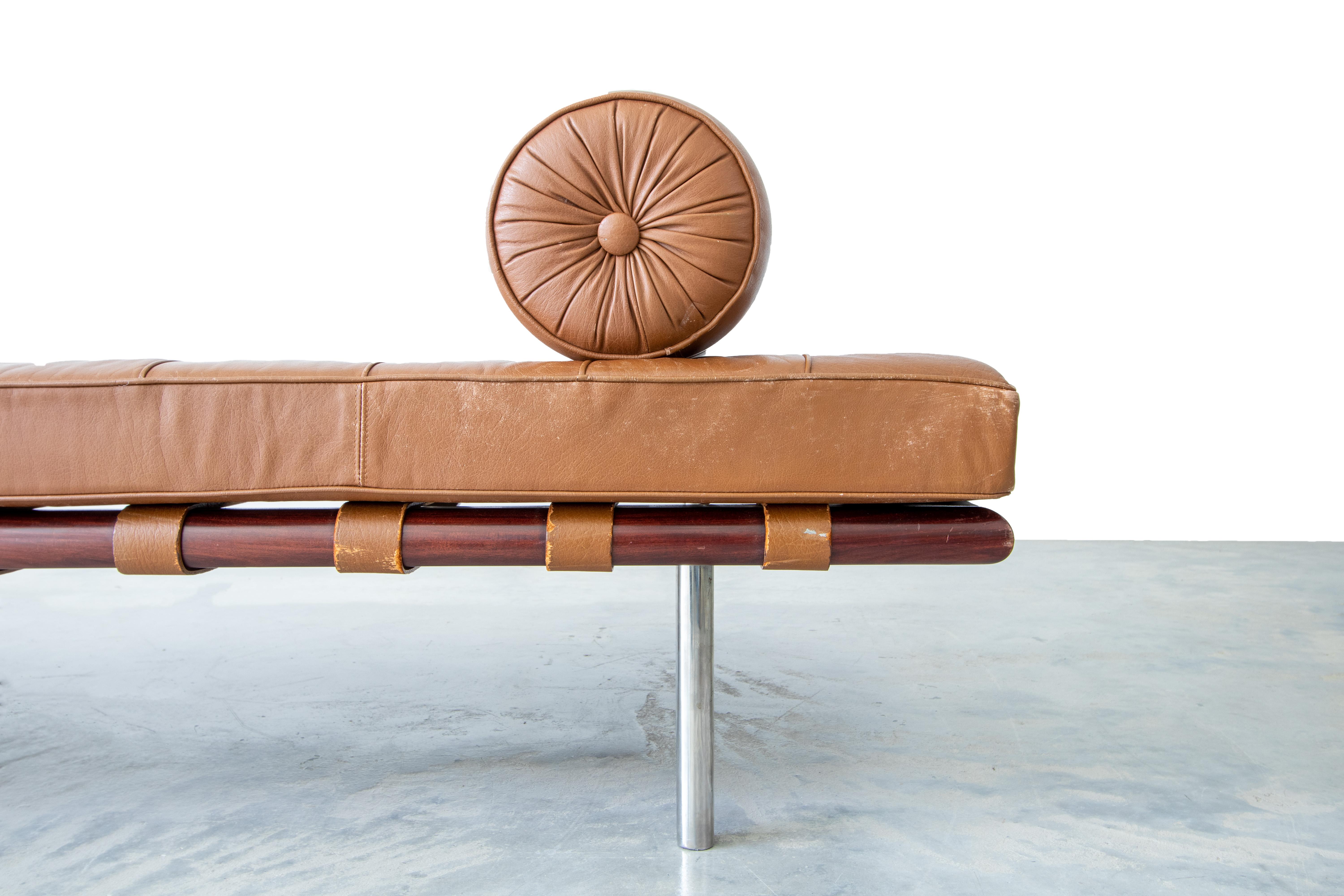 Mid-Century Modern 1970s Mies Van Der Rohe Barcelona Daybed Couch for Knoll Rosewood / Tan Leather