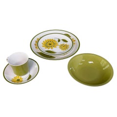 1970s Mikasa "Tampa" Dinnerware Set, 12 Place Settings, Avocado Green & Yellow