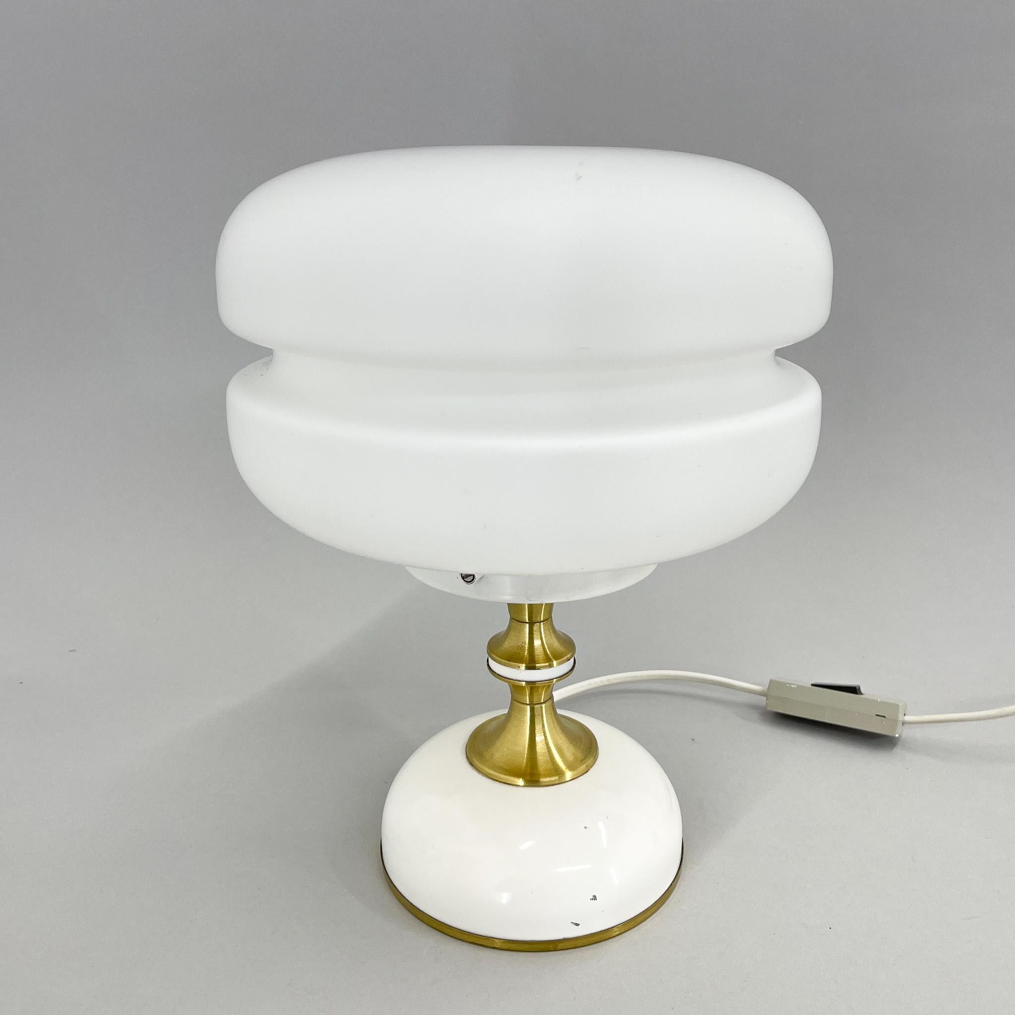 1970s Milk Glass Brass Table Lamp by Napako For Sale 3