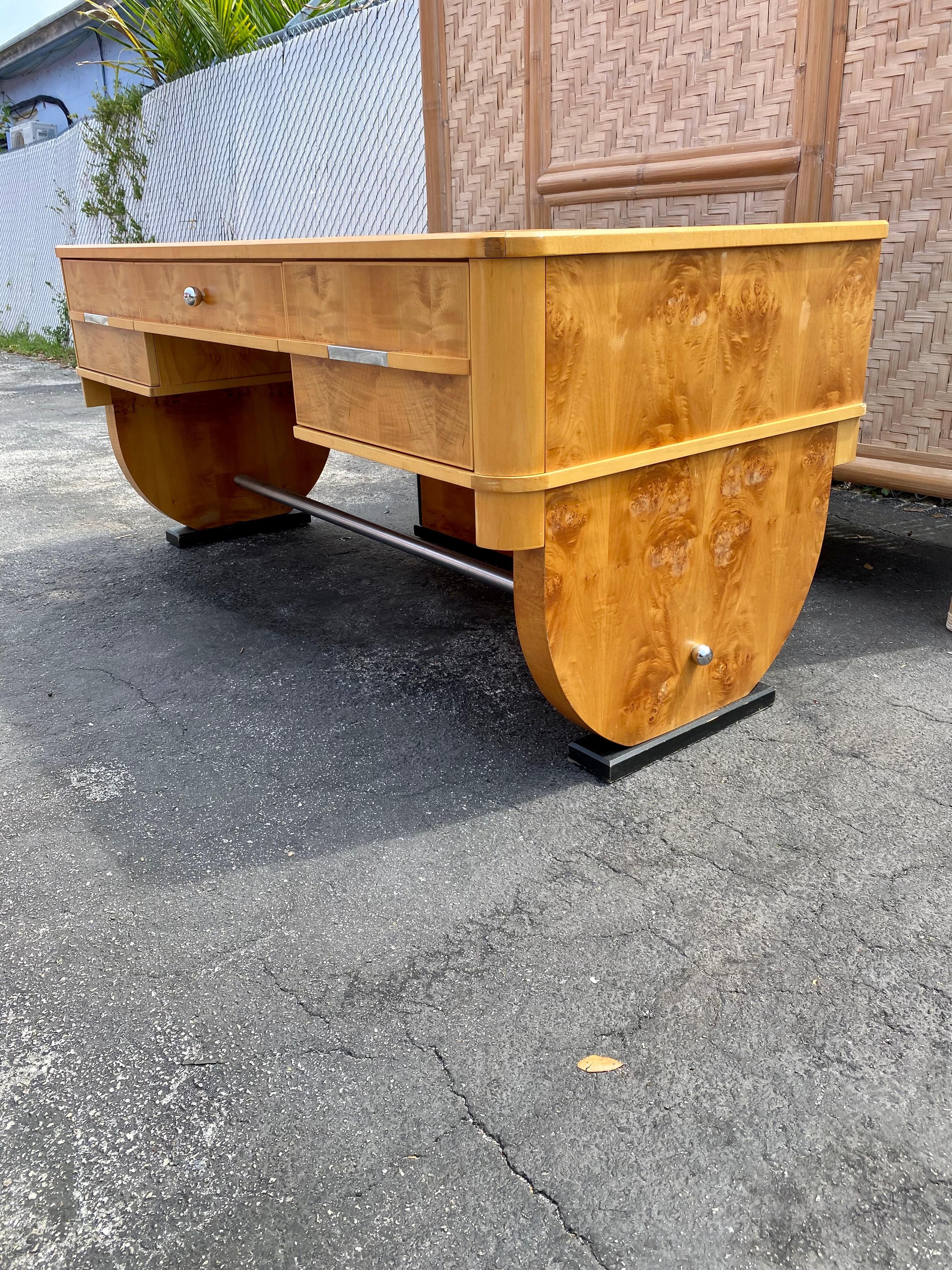 1970s Milo Baughman Burlwood Chrome Curved Executive Desk In Good Condition For Sale In Fort Lauderdale, FL