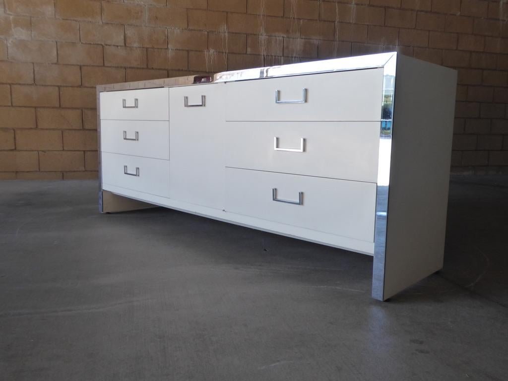 1970s Milo Baughman for John Stuart Credenza with Chrome Plated Accents In Good Condition In Palm Springs, CA