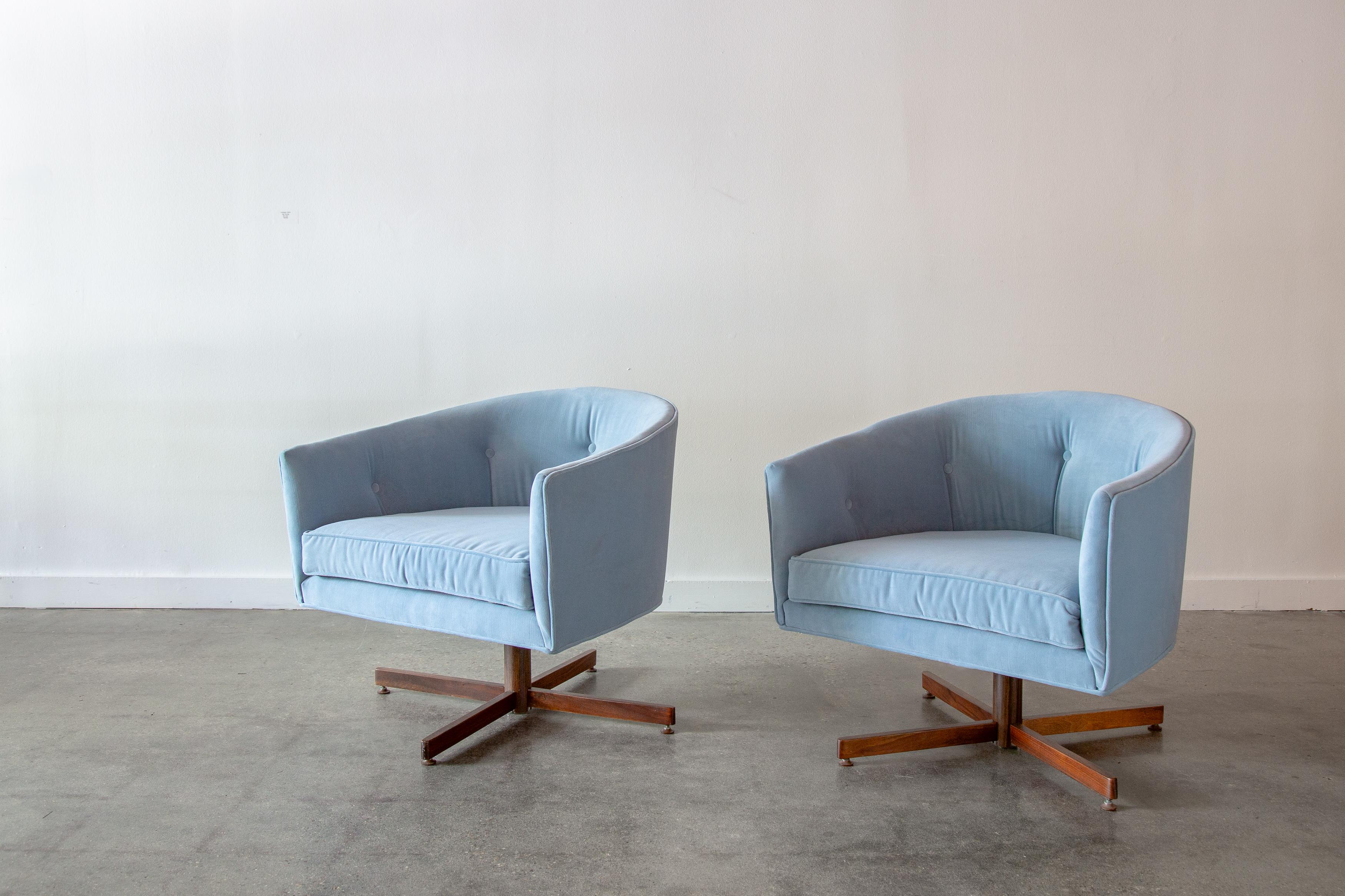 American 1970s Milo Baughman for Thayer Coggin Swivel tub chairs walnut pedestals a pair