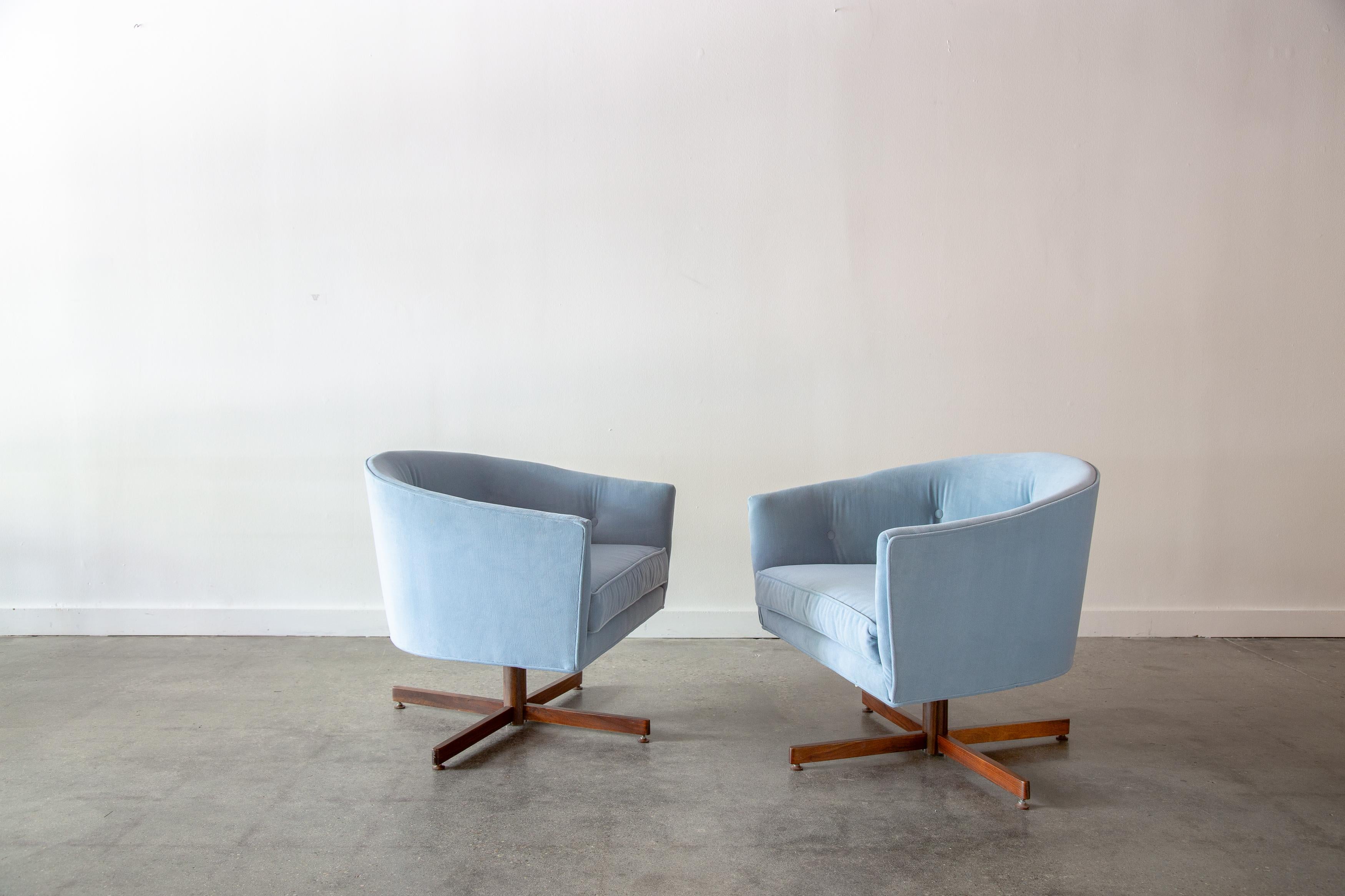 Velvet 1970s Milo Baughman for Thayer Coggin Swivel tub chairs walnut pedestals a pair